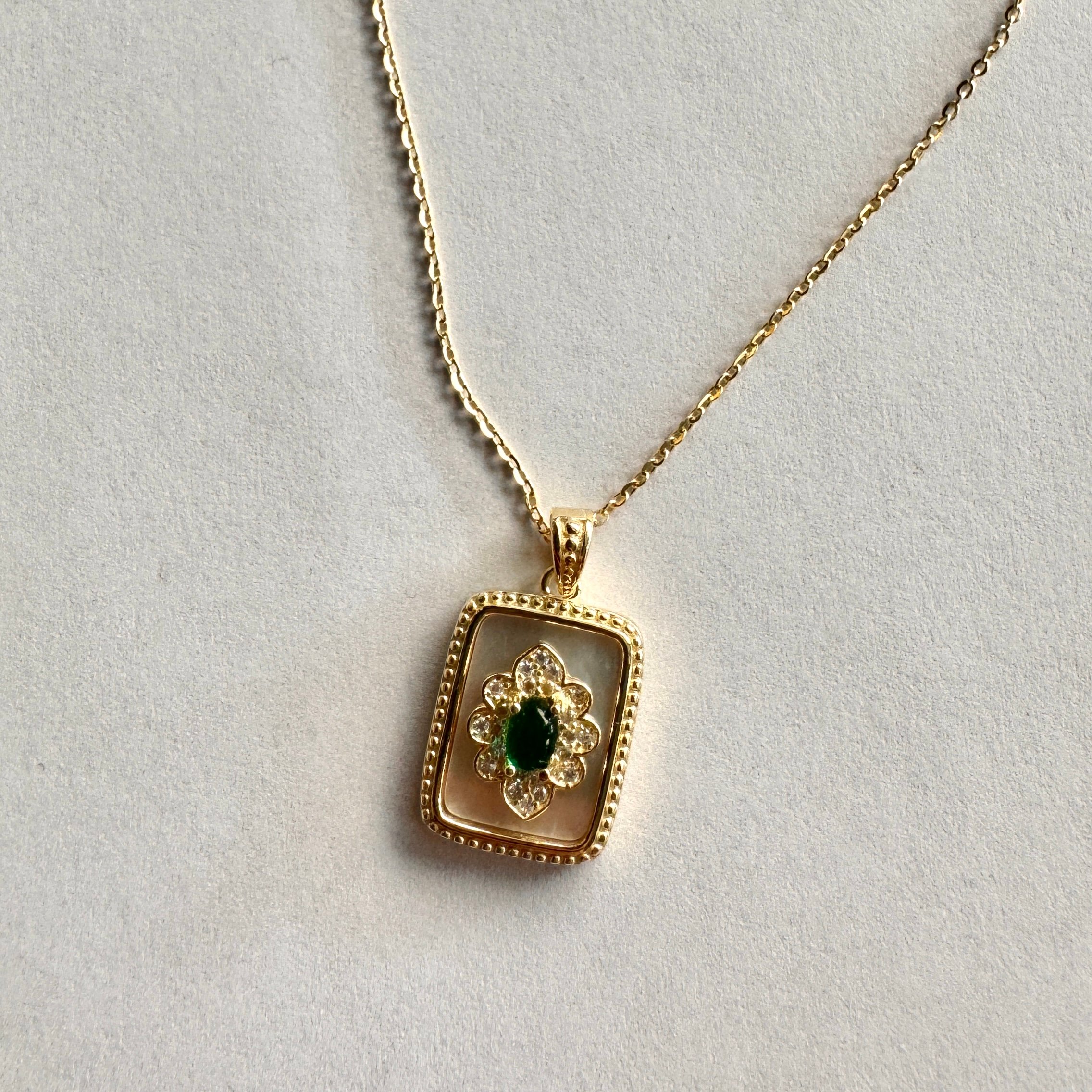 Vintage Green Stone Mother of Pearl Necklace Gold