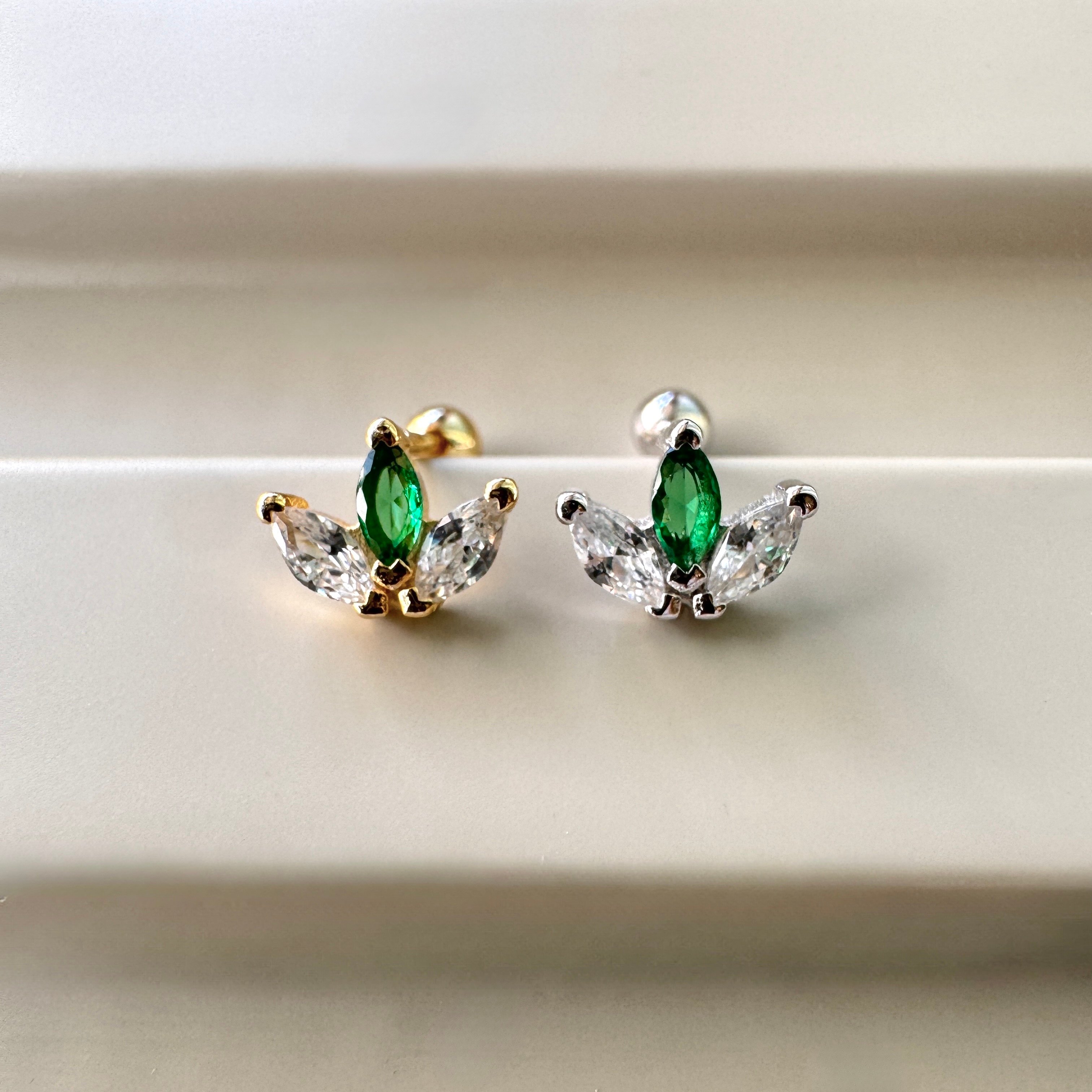 Renkli Lotus Piercing
