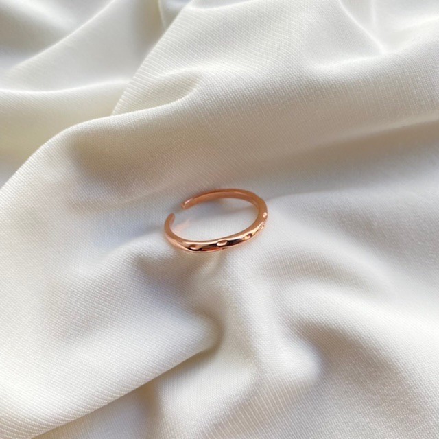  Accent Detail Band Ring