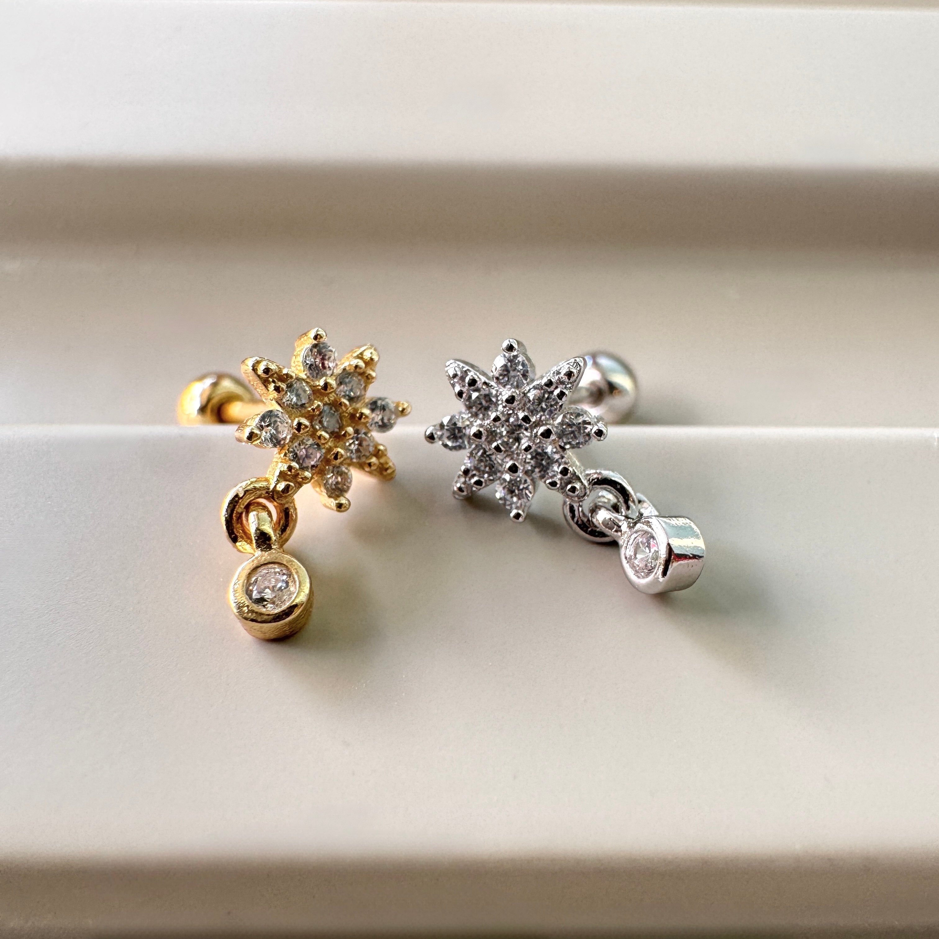 Yıldız Tohum Taş Sallantılı Piercing