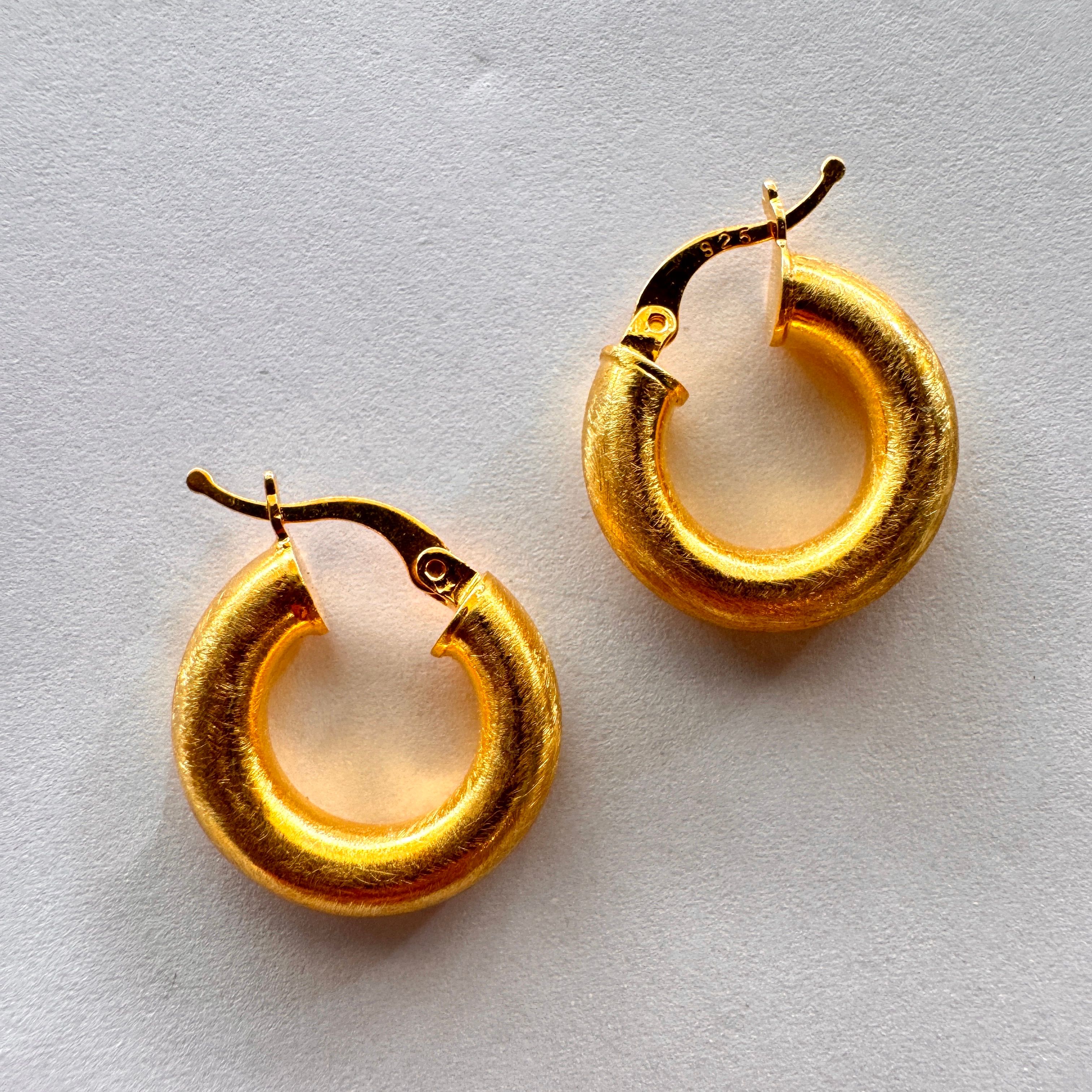Mat Tombul Halka Küpe Gold 1,8 cm 