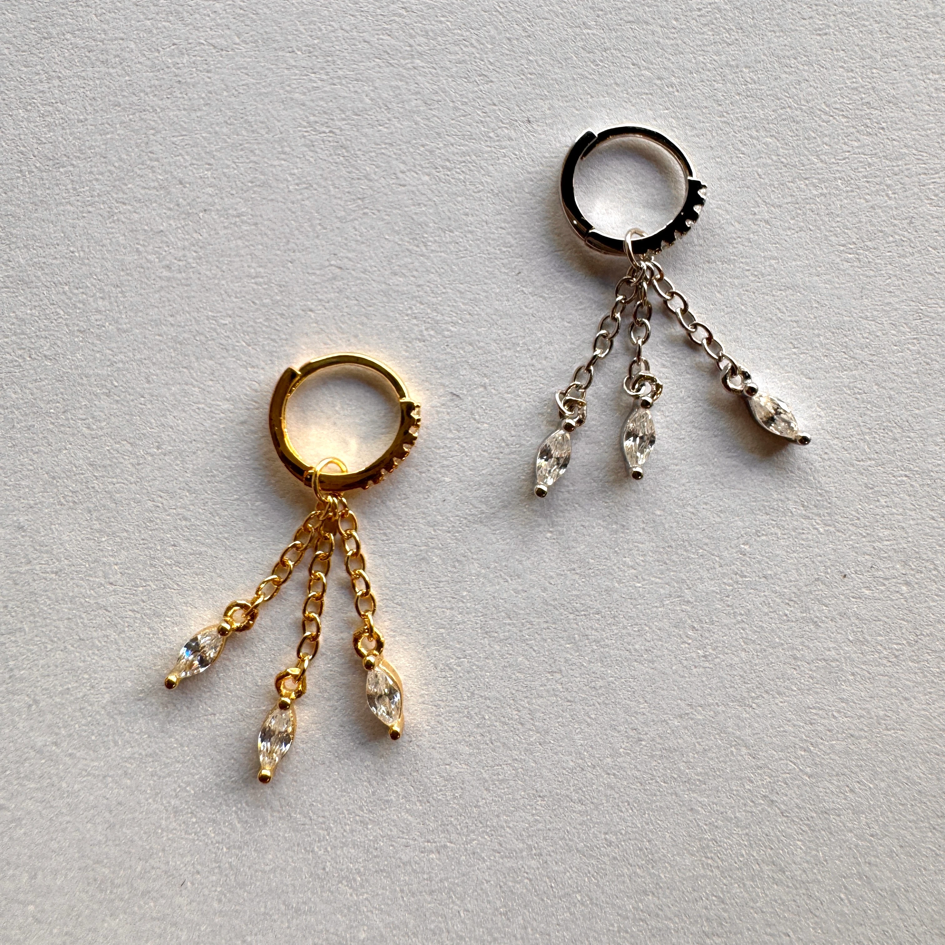 Mini Üç Taş Markiz Zincirli Huggies Küpe-Tek