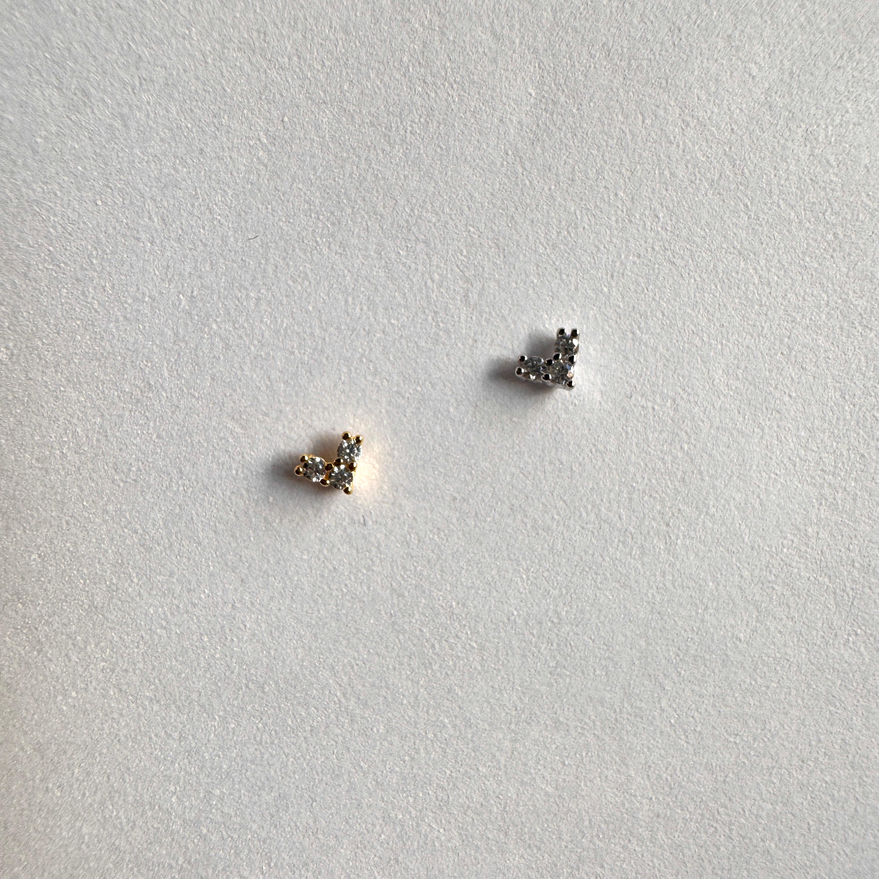 Mini V Form Stud Küpe-Tek