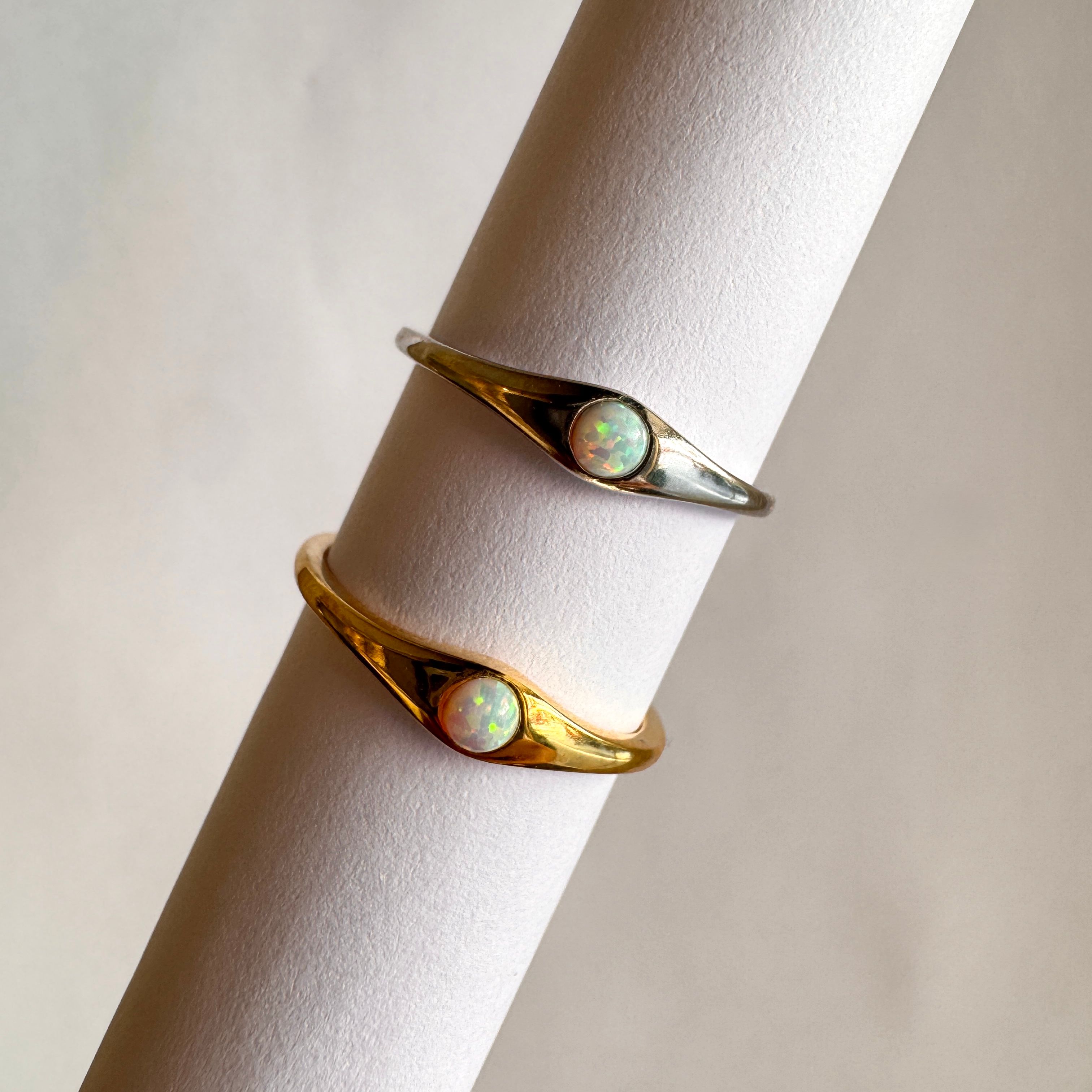 Beyaz Oval Basic Opal Yüzük