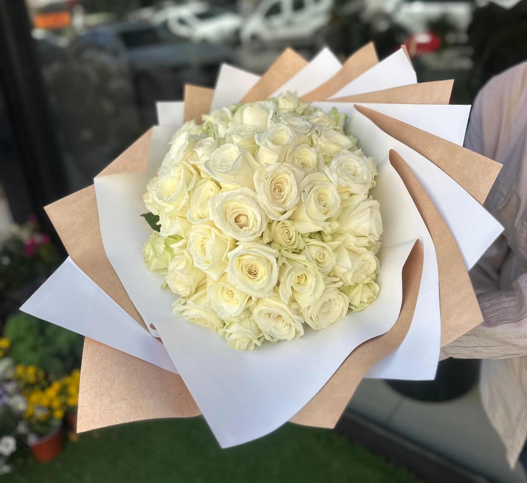 51 Adet Beyaz Gül Buketi 