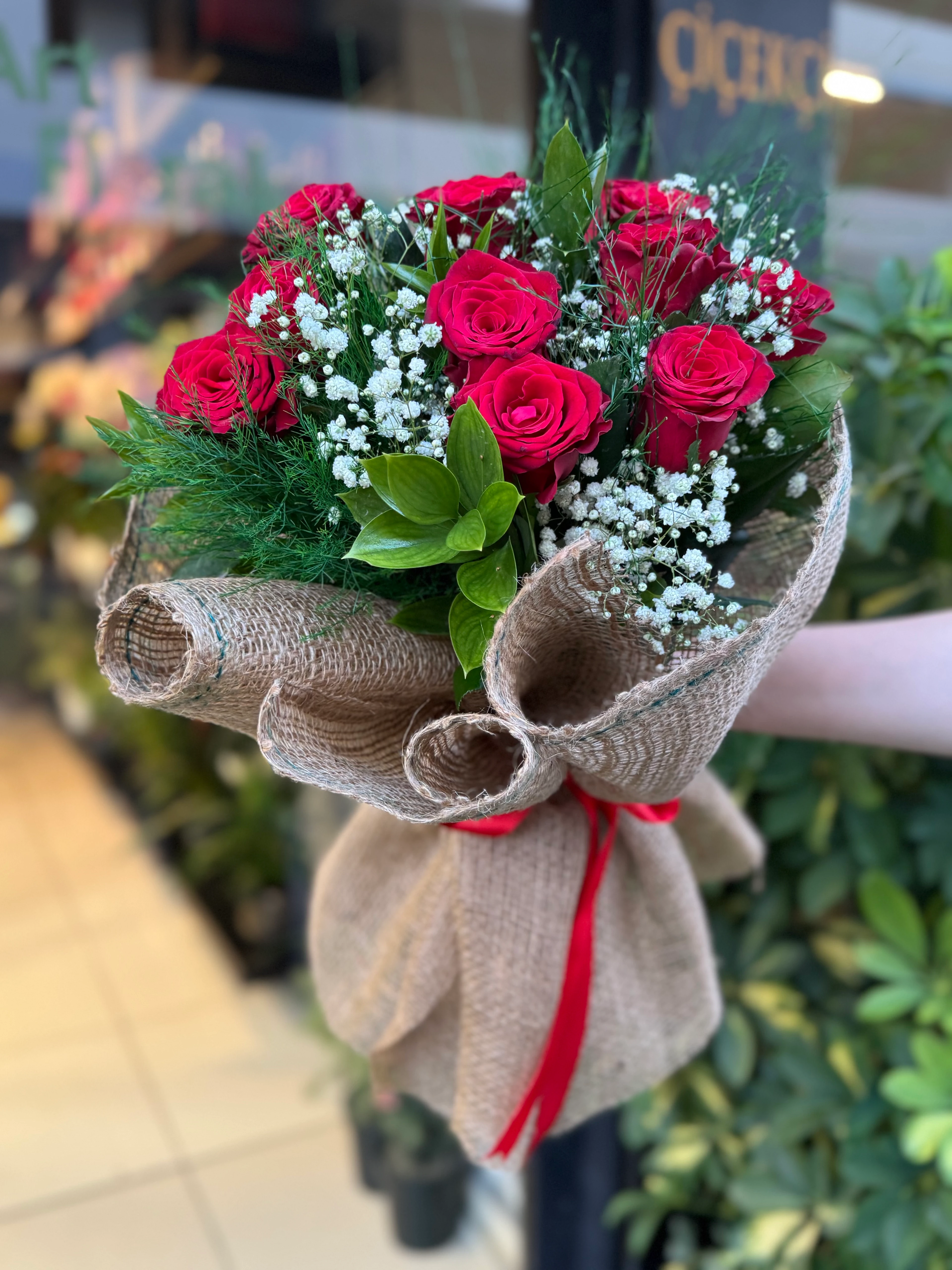 Hasır Tasarım Kırmızı Gül Buketi 11 adet 