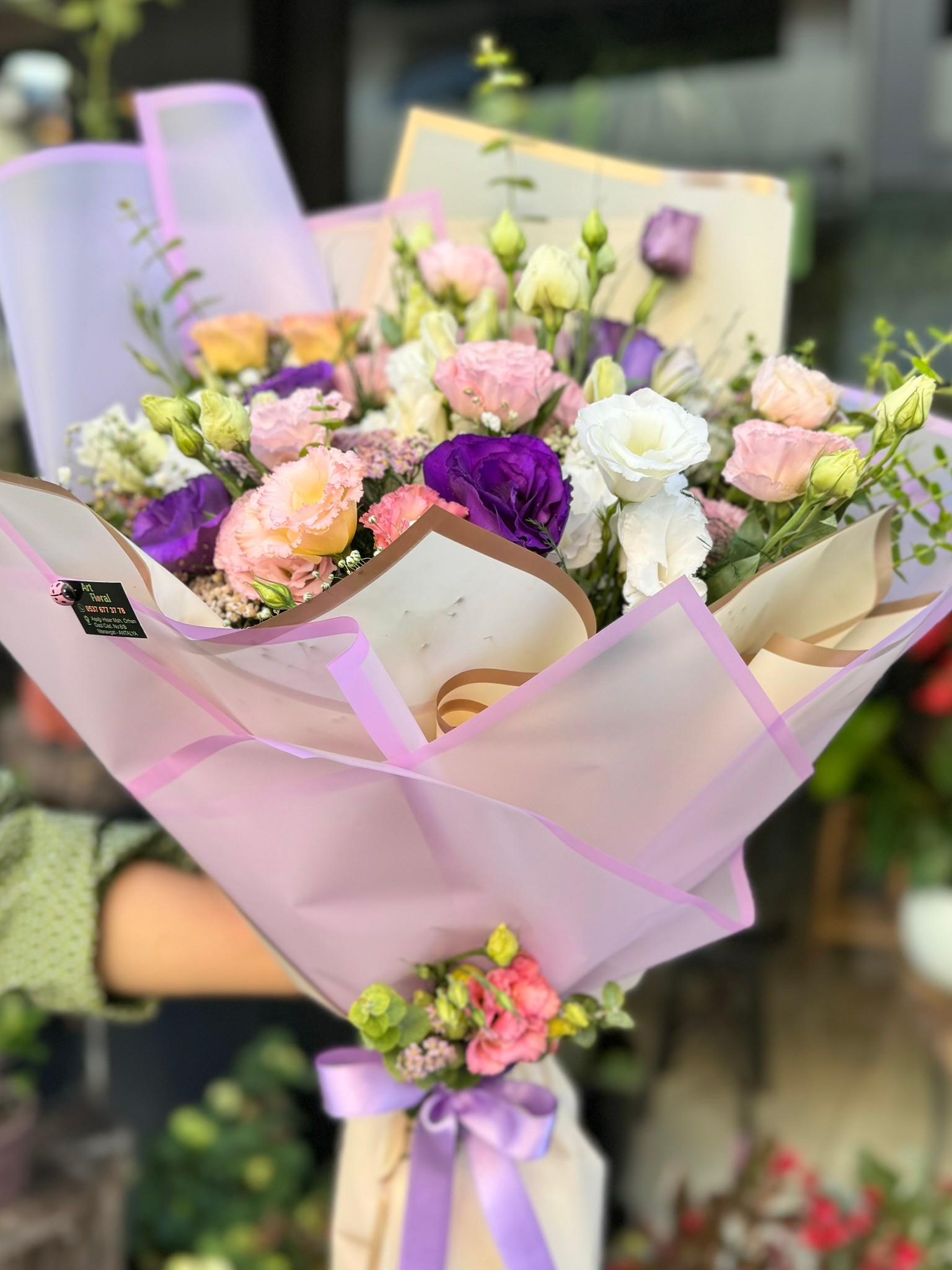 Pastel Pembe Mor Beyaz Lisyantus Buketi