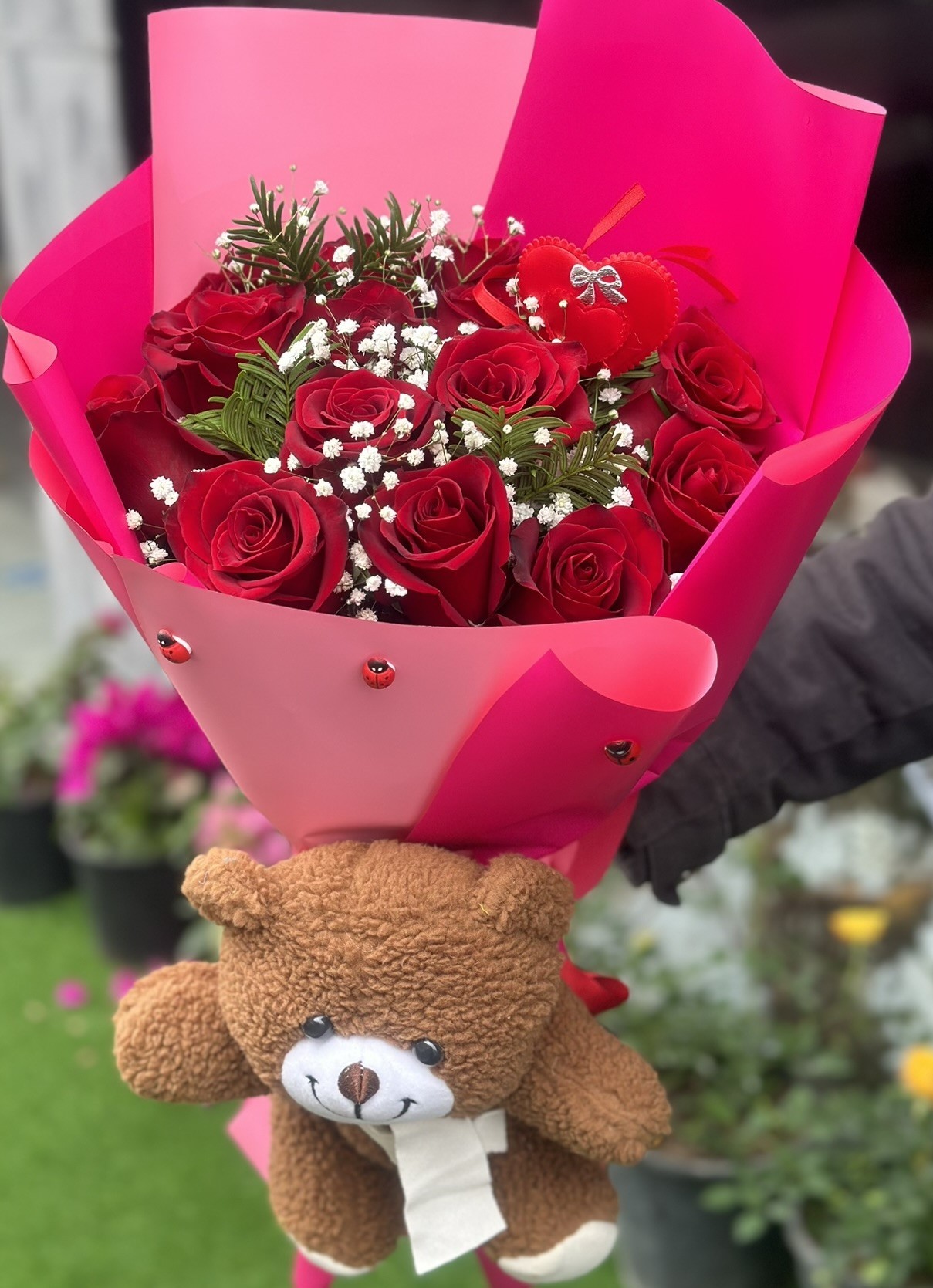 Peluş Ayıcık ve 15'li Kırmızı Gül Buketi 