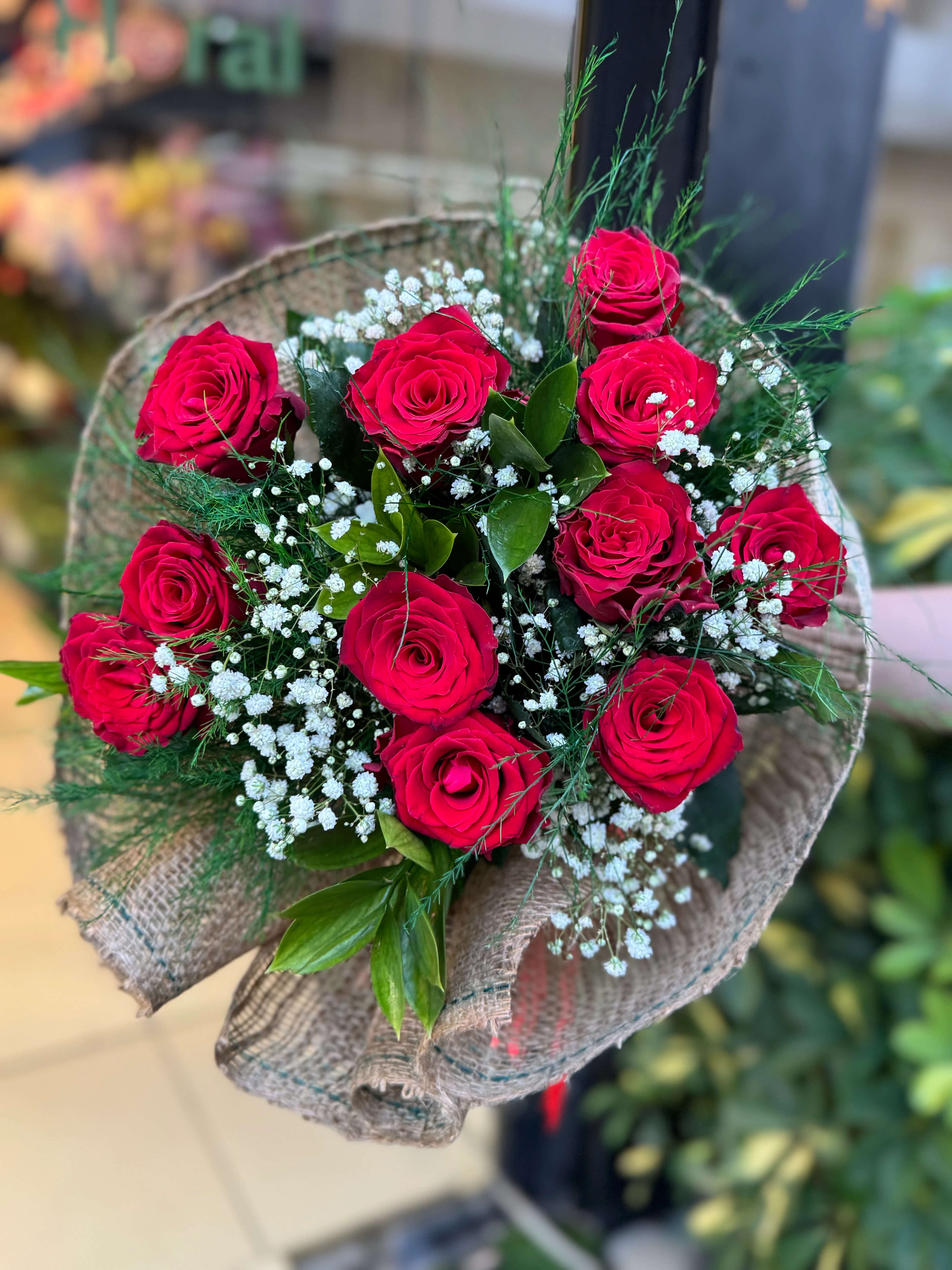 Hasır Tasarım Kırmızı Gül Buketi 11 adet 