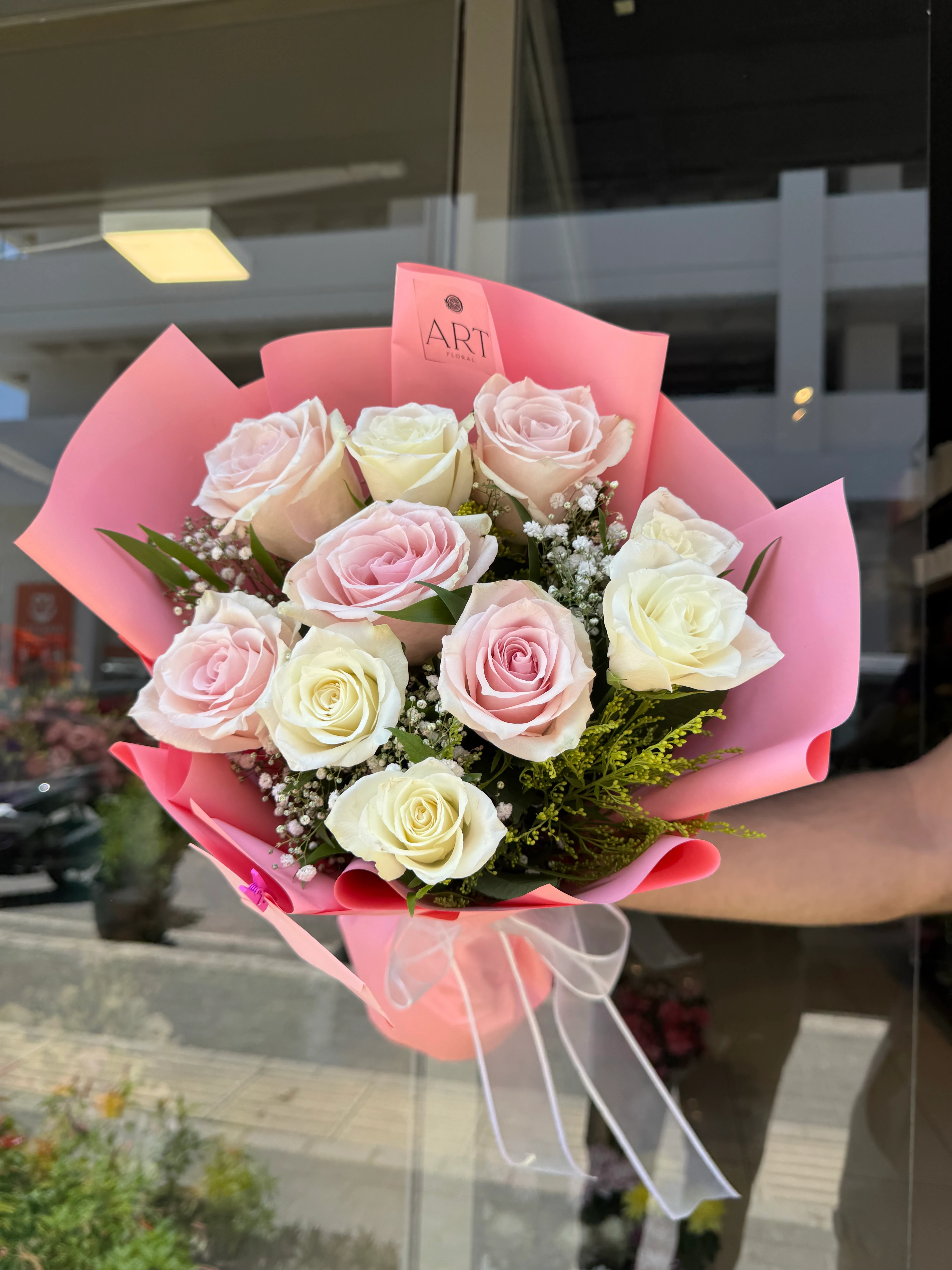 Pembe Beyaz Gül Buketi 9 adet 