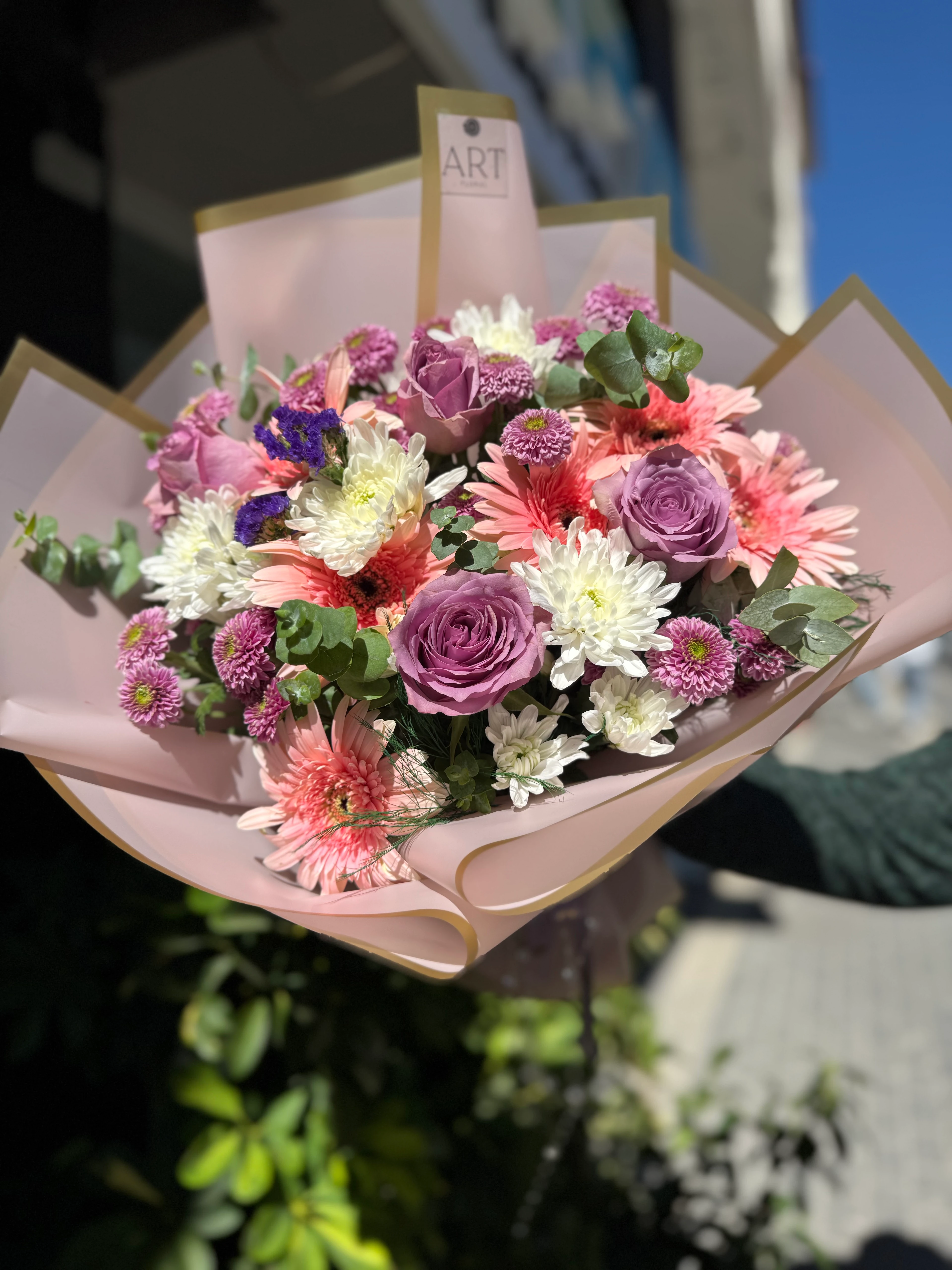 Karışık Lila Gül ve Mevsim Buketi 