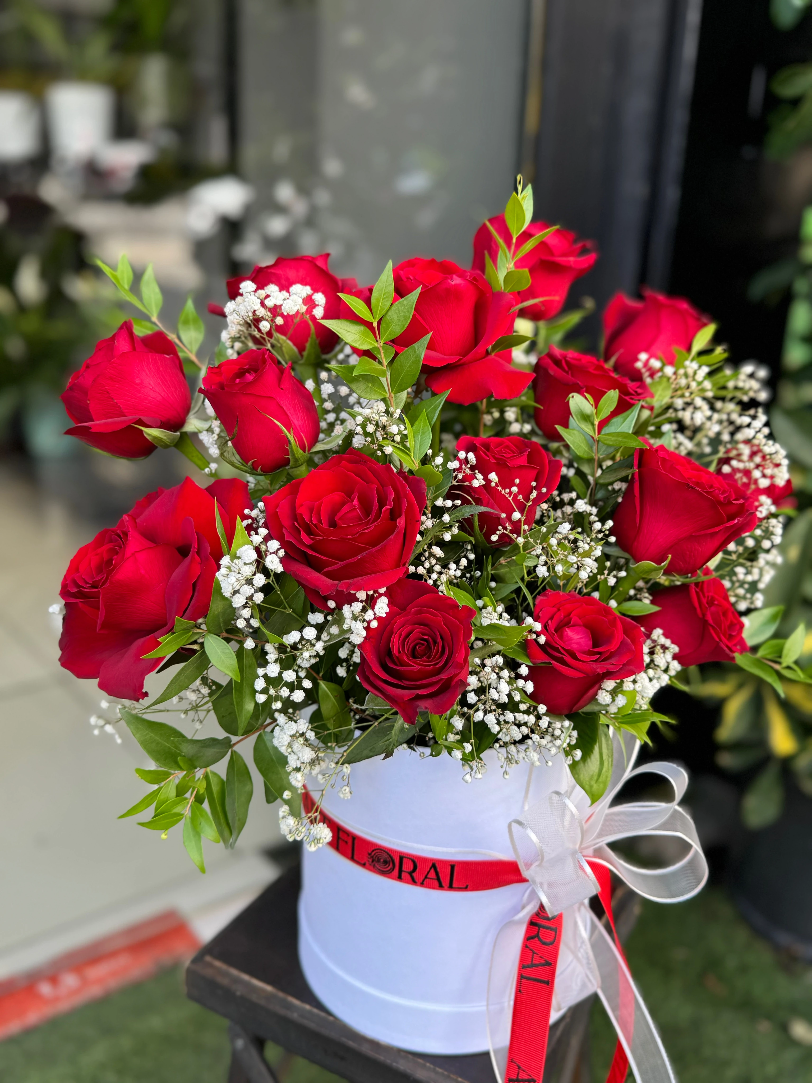 Kutu Aranjman Kırmızı Gül 15 Adet 