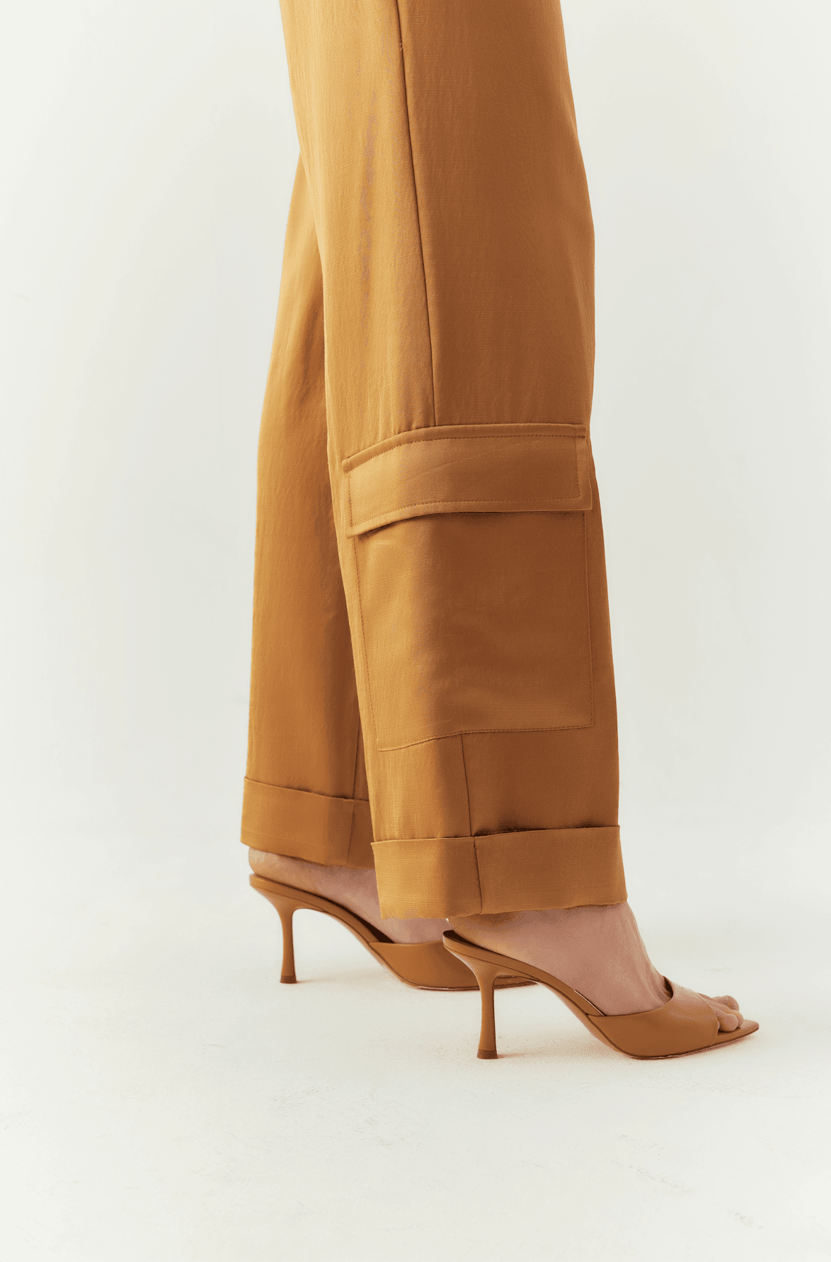 Essence Trousers