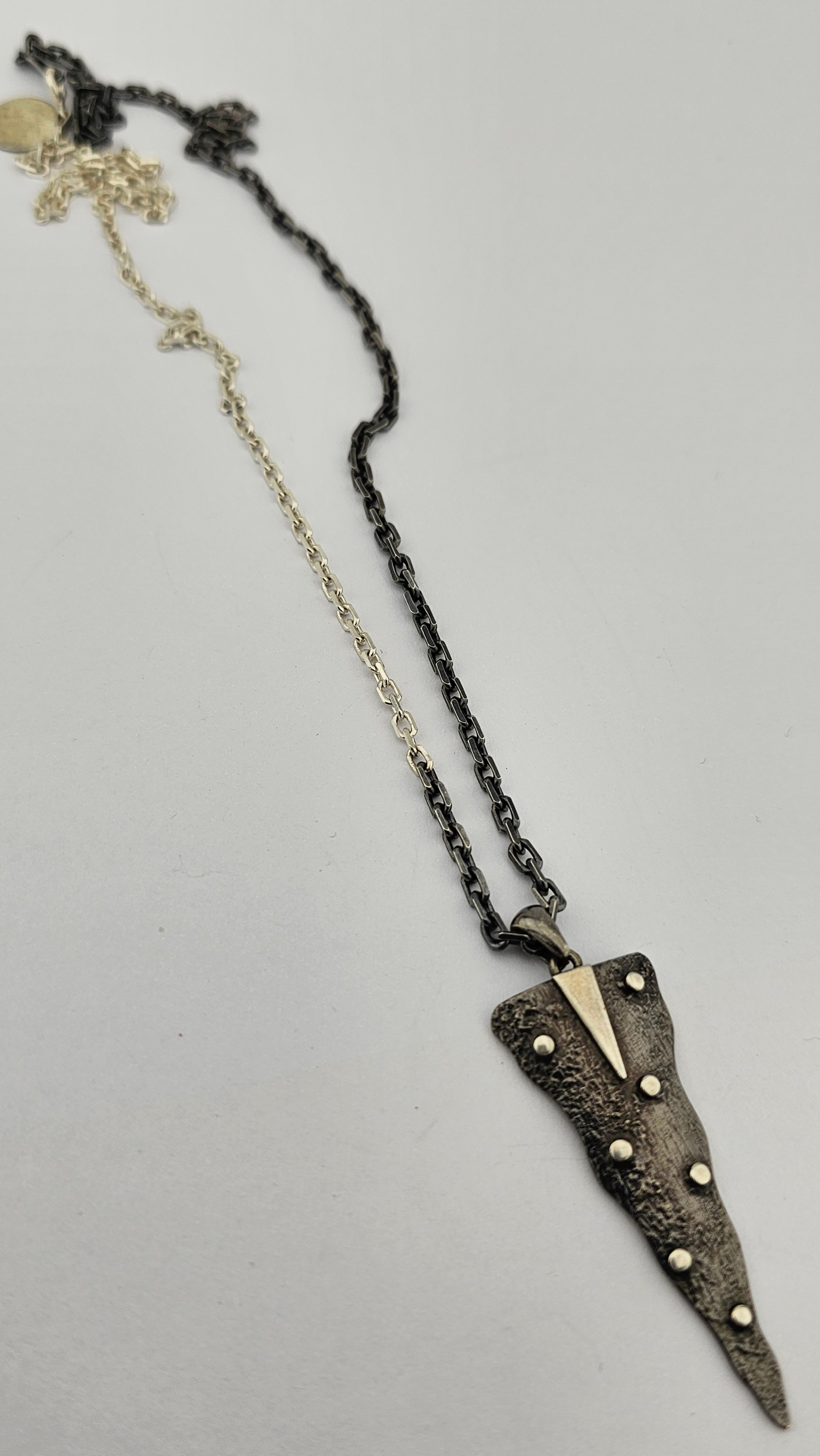 ARROW NECKLACE