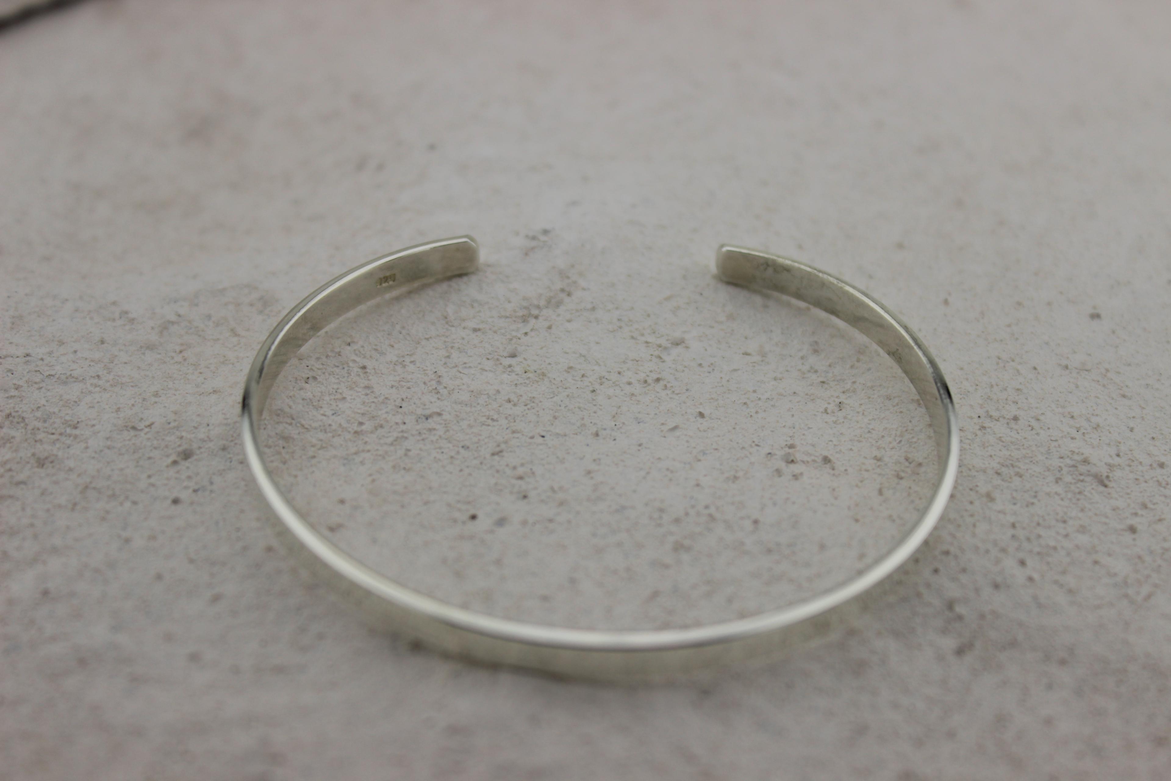 SIMPLE BRACELET