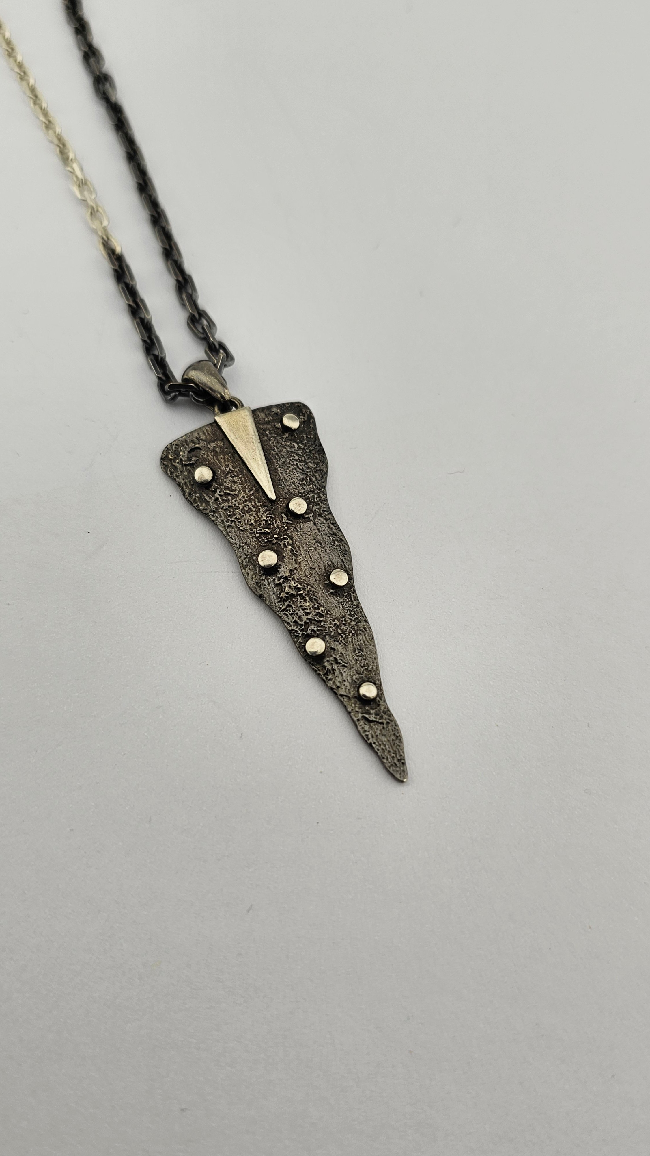 ARROW NECKLACE