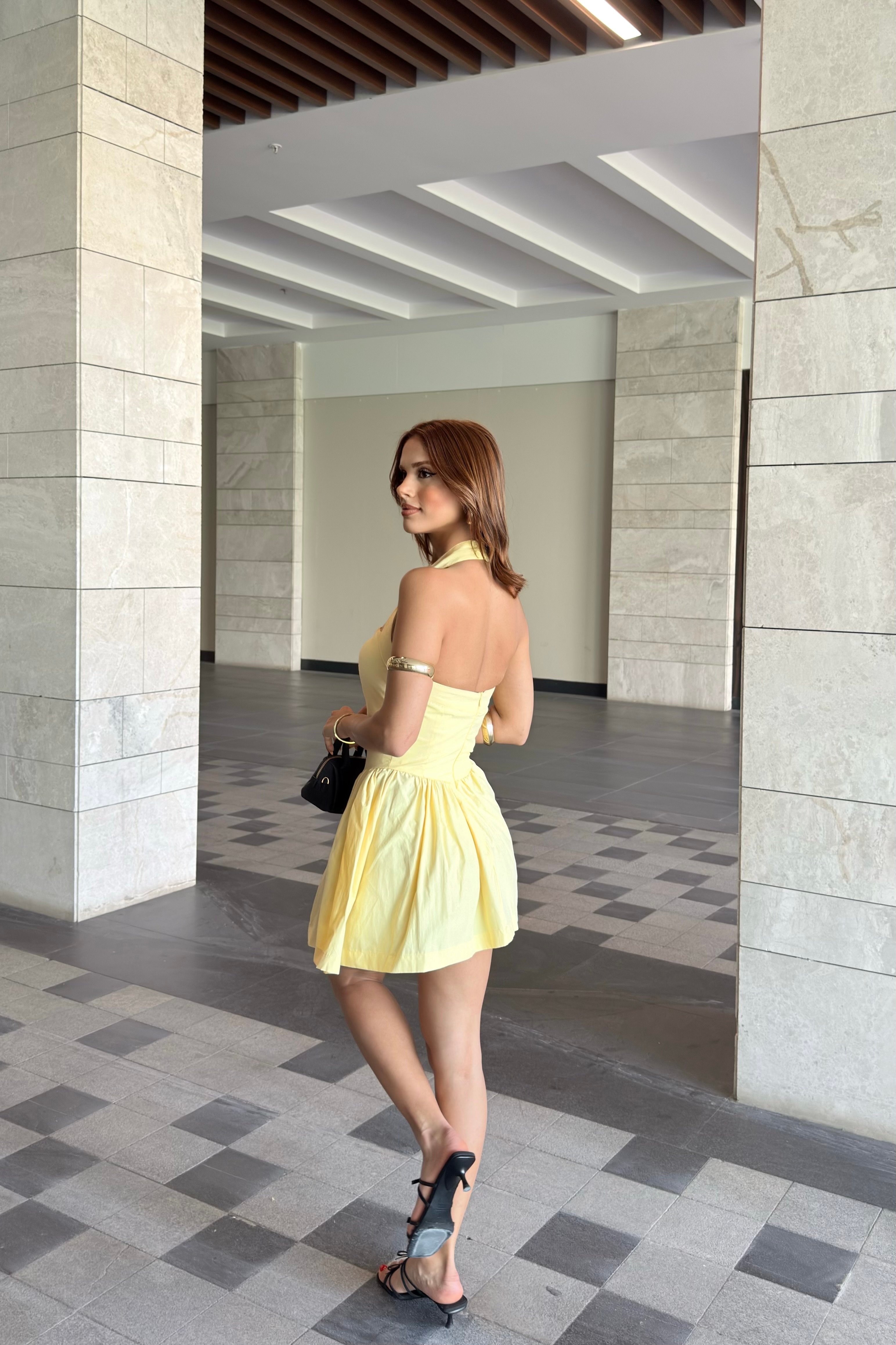 BOYUNDAN BAĞLAMALI MİNİ ELBİSE