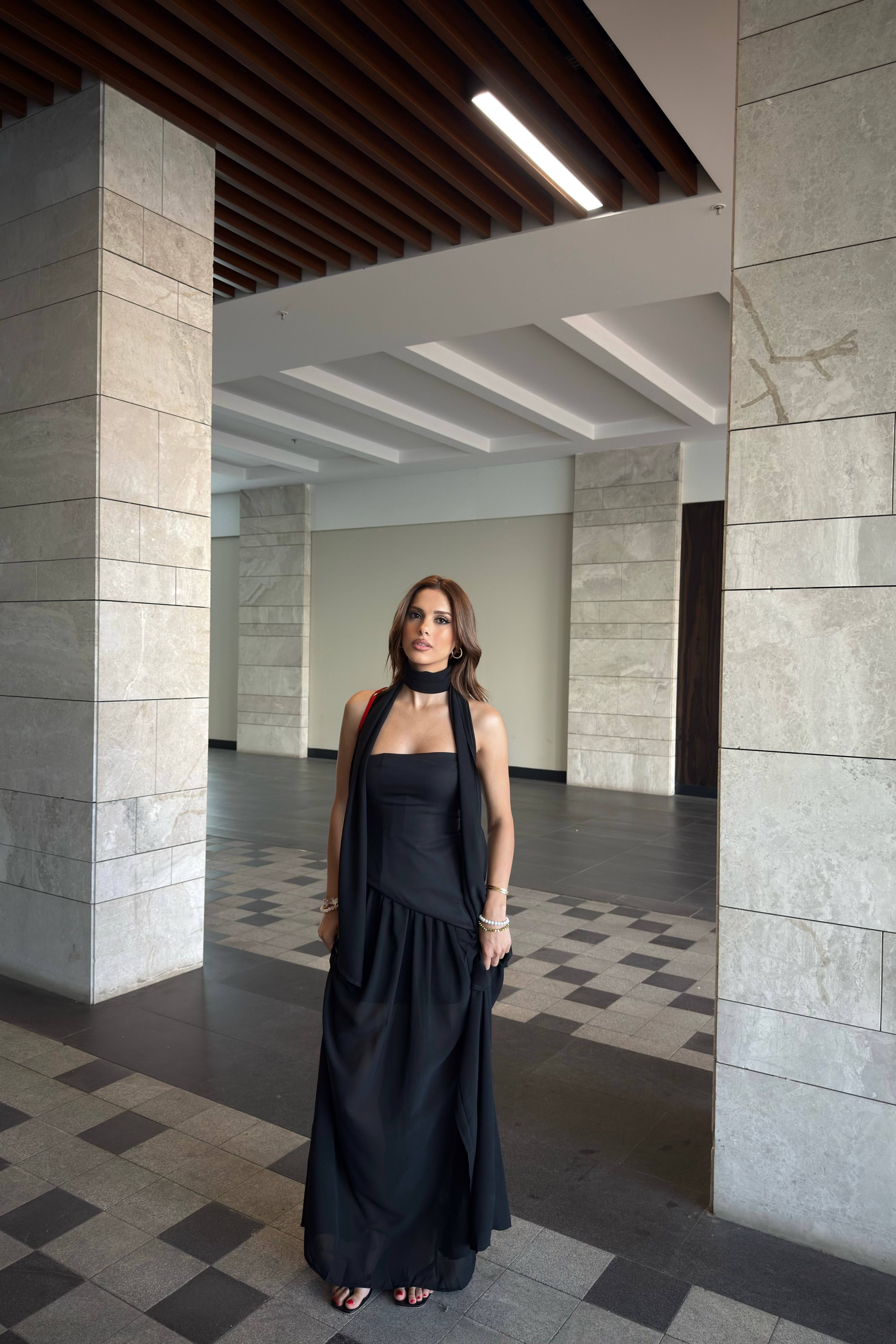 TREND FULARLI STRAPLEZ ELBİSE - siyah