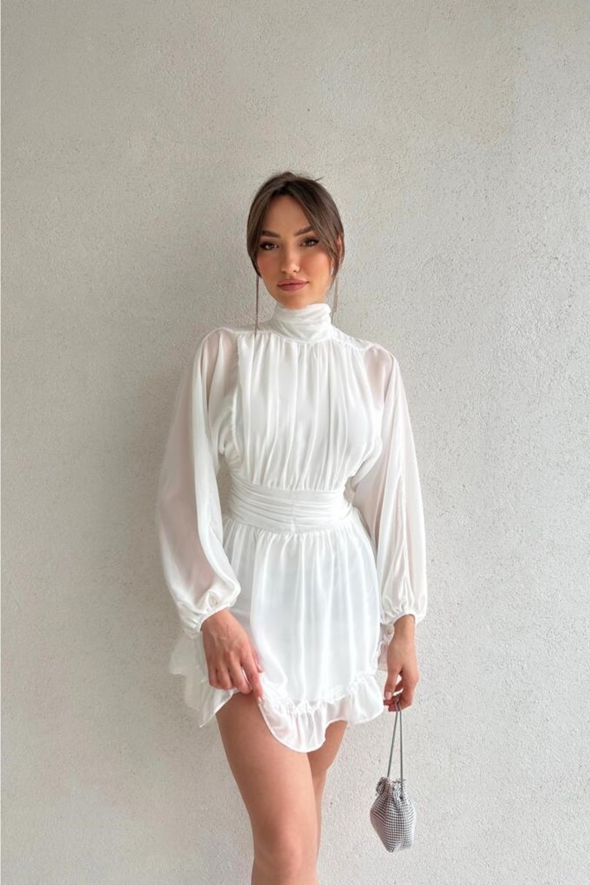 Kadın Dik Yakalı Şifon Beyaz Elbise