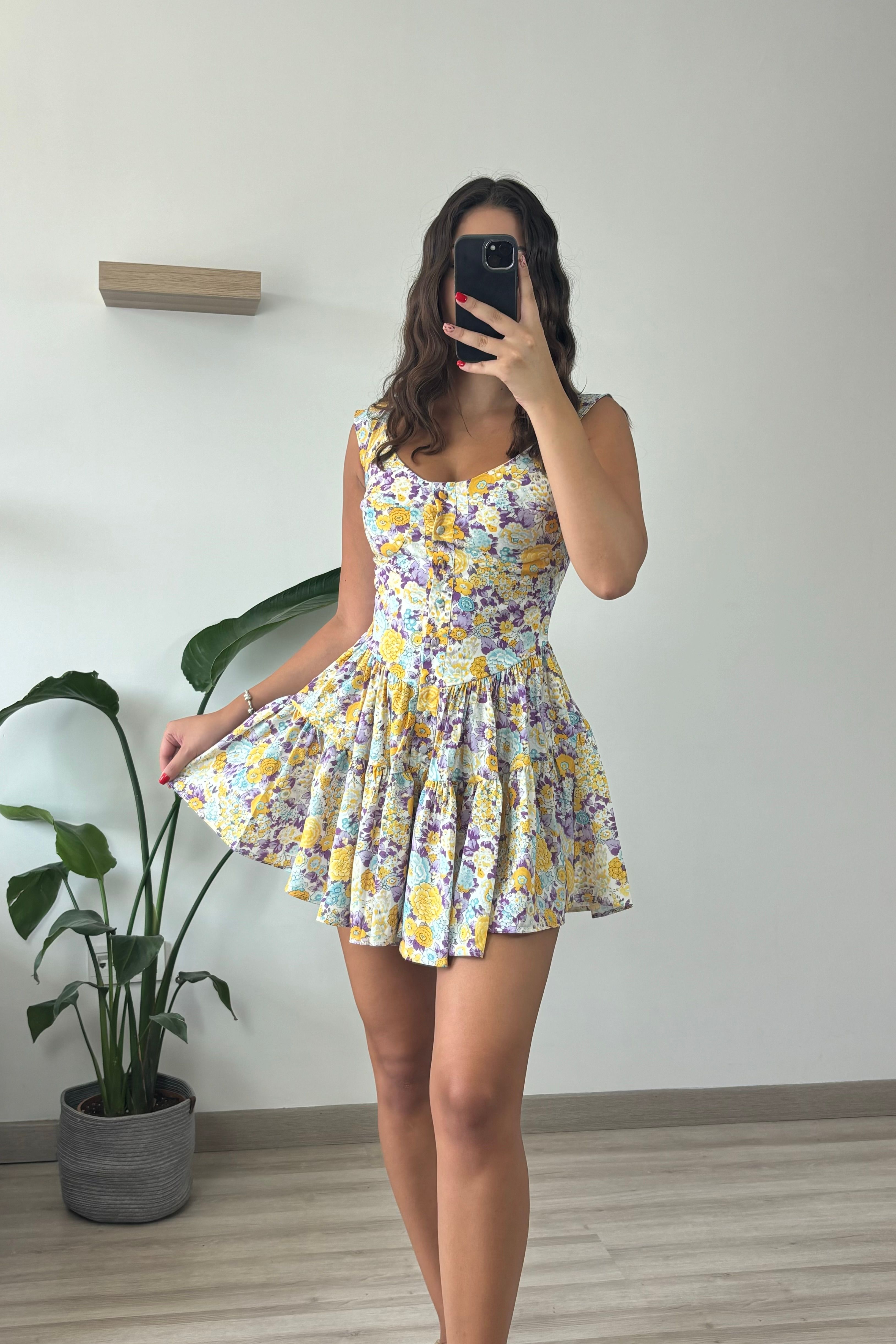 ÇİÇEKLİ DÜĞME DETAYLI ŞORT TULUM ELBİSE