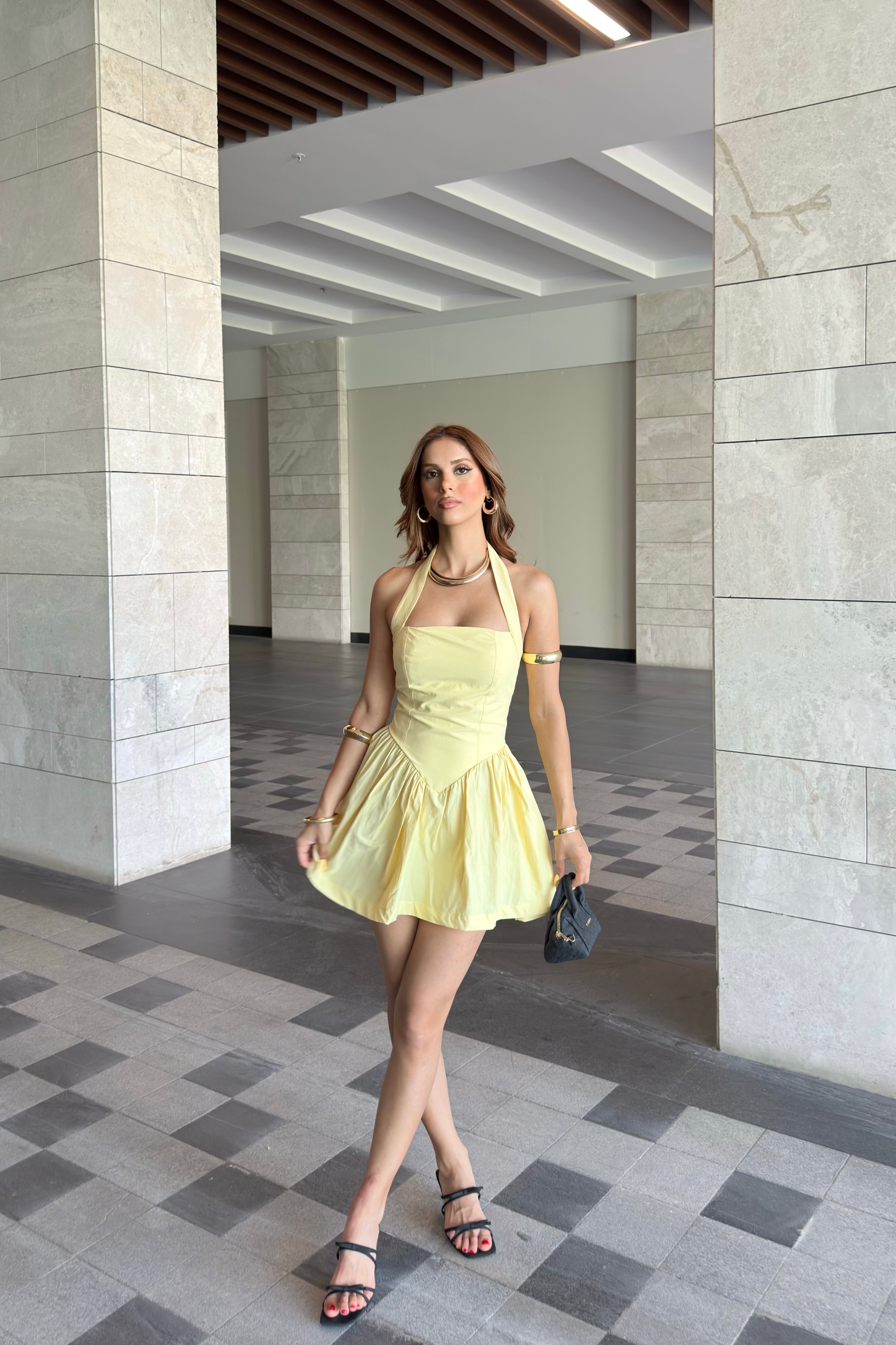 BOYUNDAN BAĞLAMALI MİNİ ELBİSE