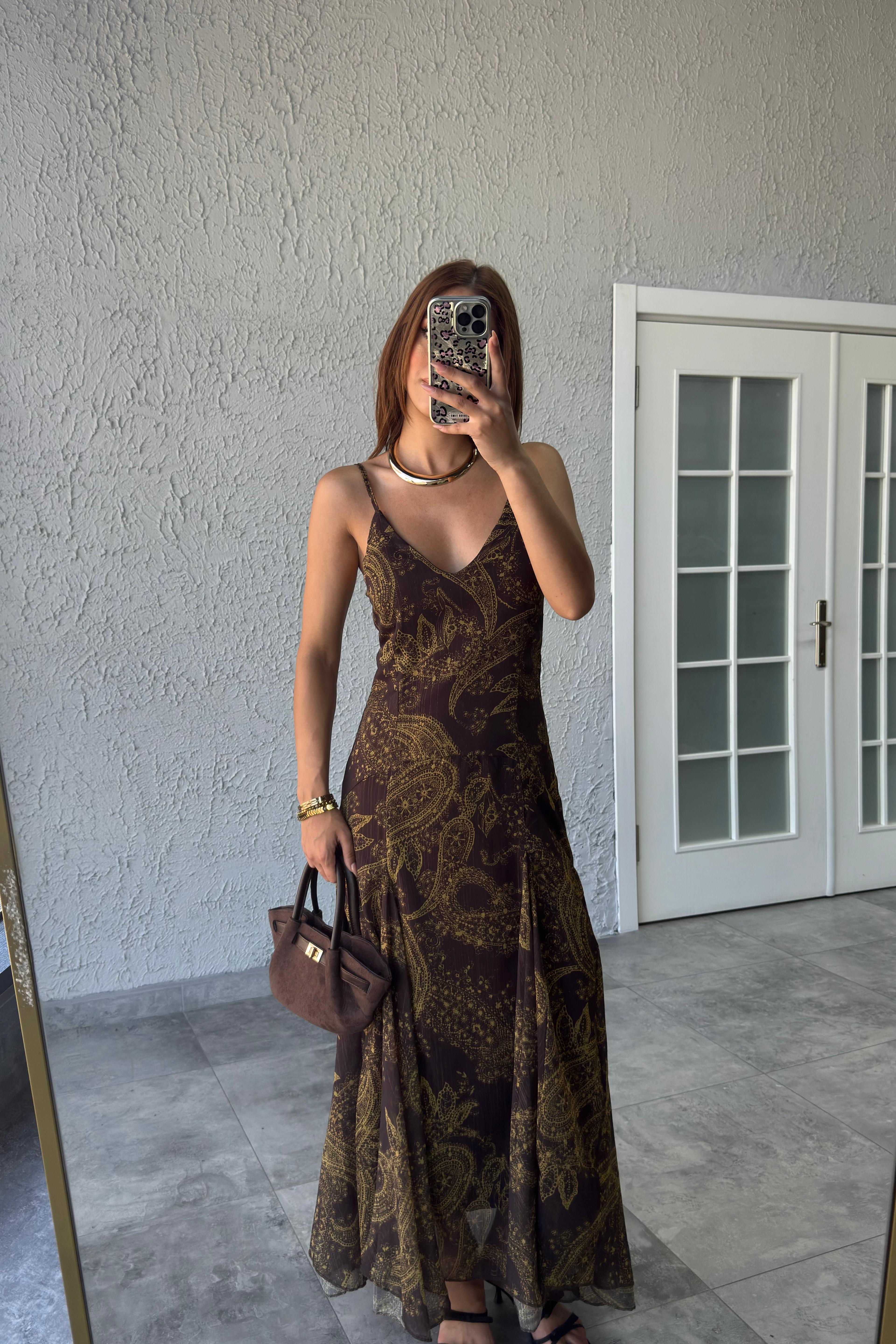 ASKILI ŞAL DESEN ŞİFON ELBİSE