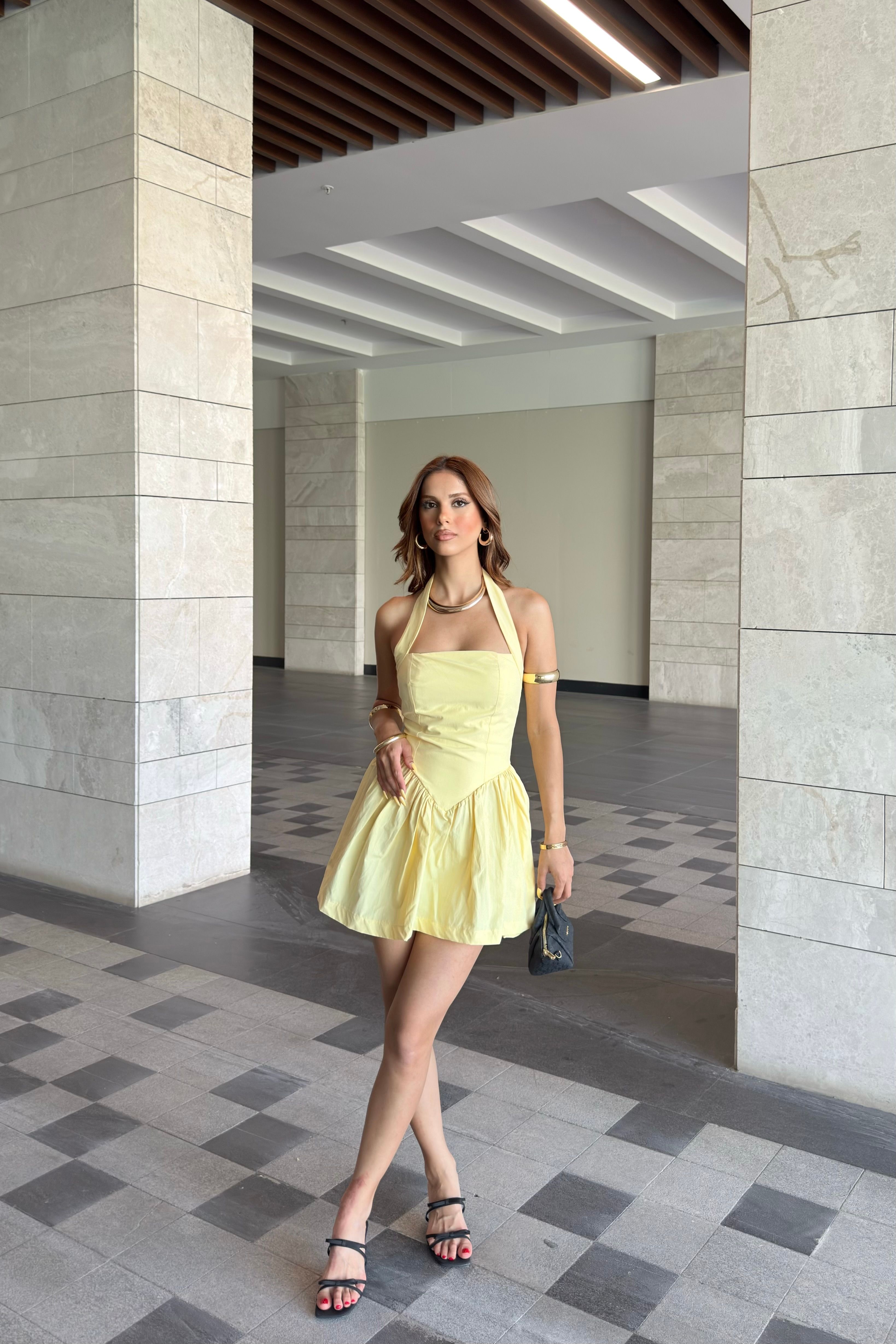 BOYUNDAN BAĞLAMALI MİNİ ELBİSE
