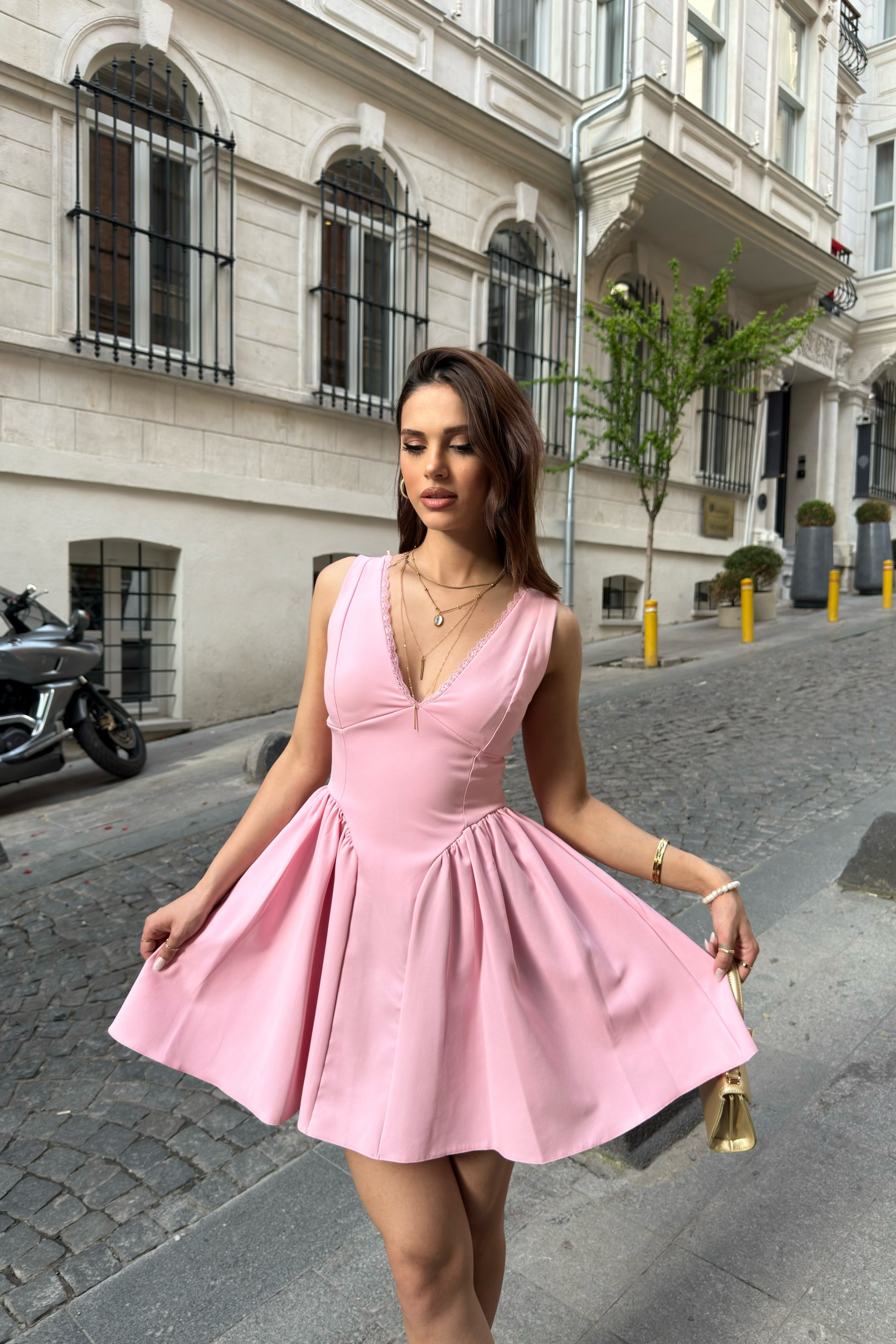 DANTELLİ MİNİ ELBİSE (ÖN SİPARİŞ ÜRÜNÜDÜR. 30 HAZİRAN KARGOYA TESLİM TARİHİDİR.) - pembe