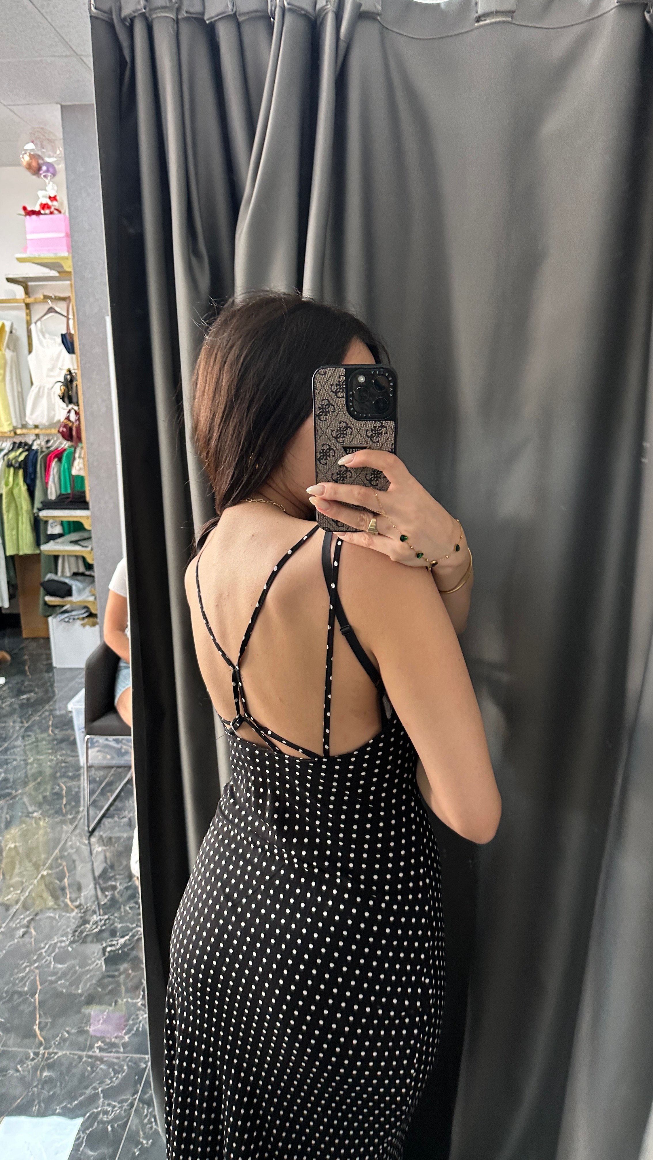 puantiyeli sırt detaylı elbise 