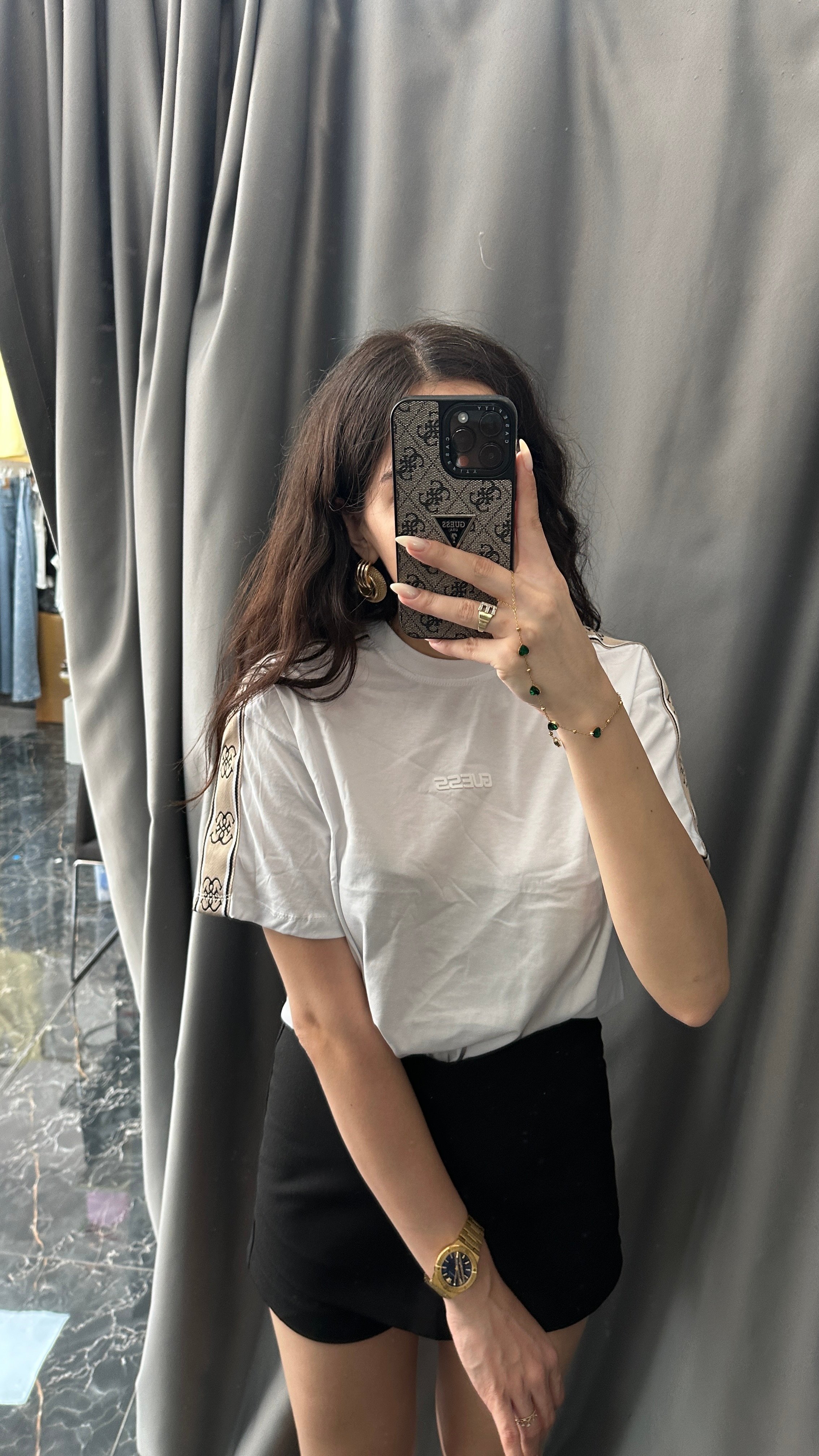 şeritli monogram beyaz tshirt