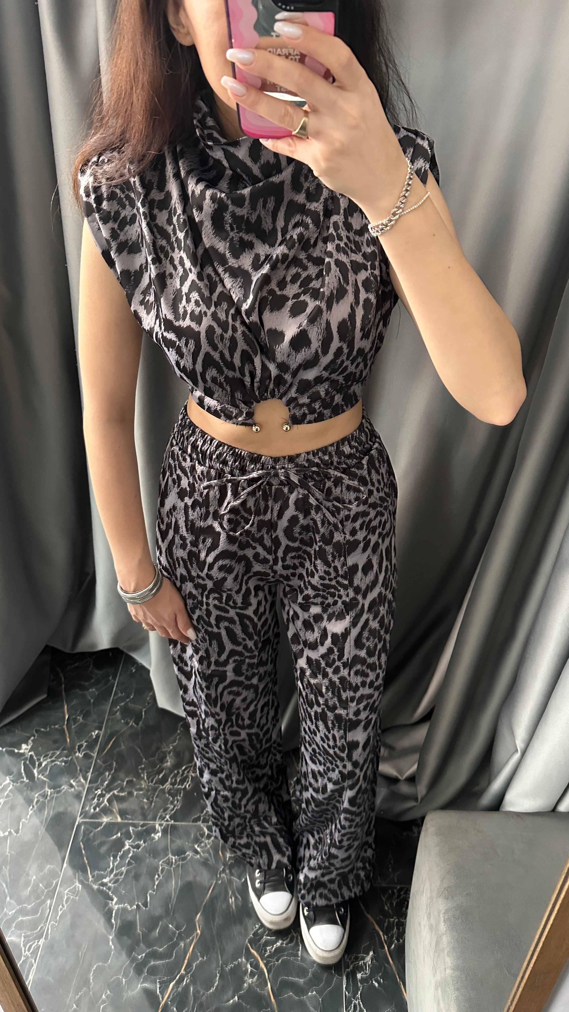 gri leopar saten takım