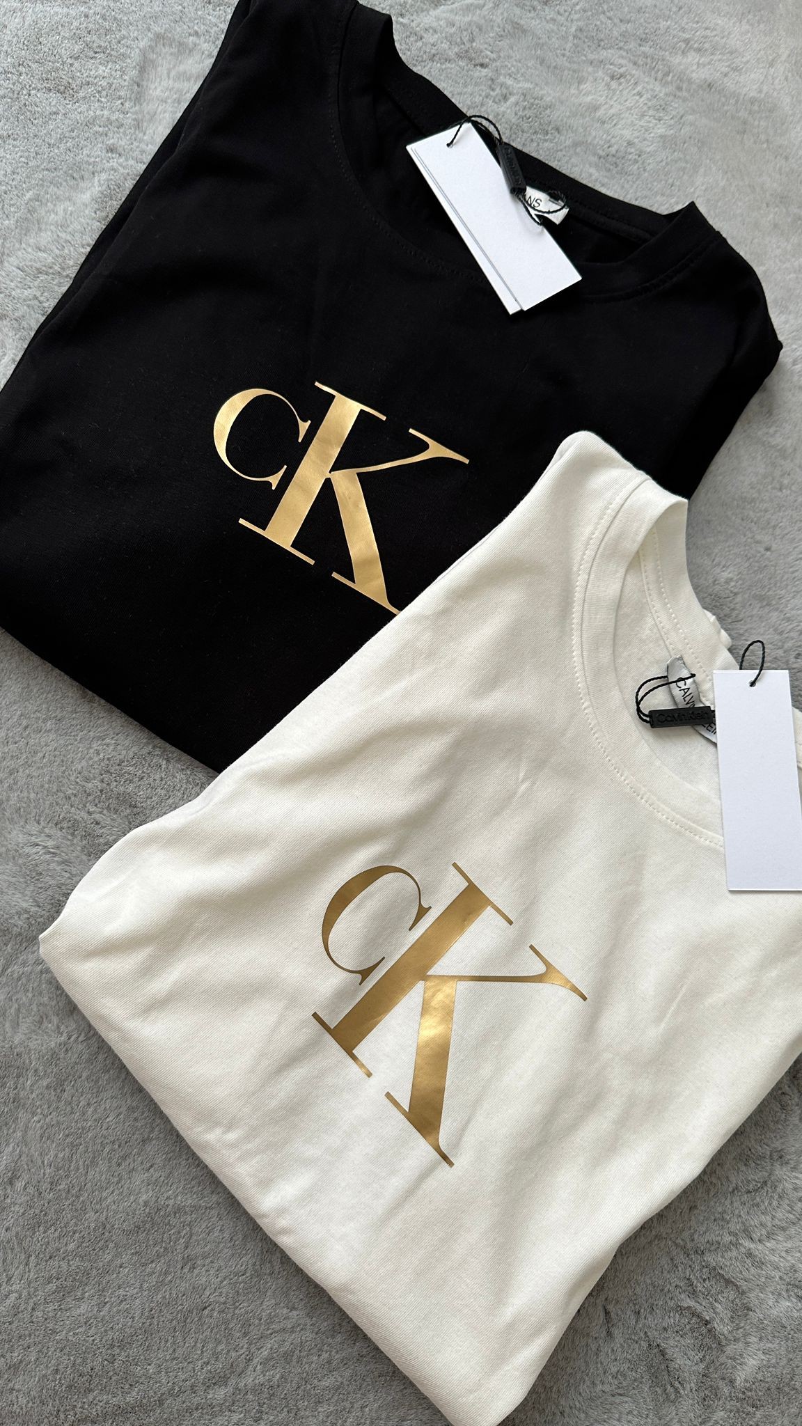 gold yazılı tshirt