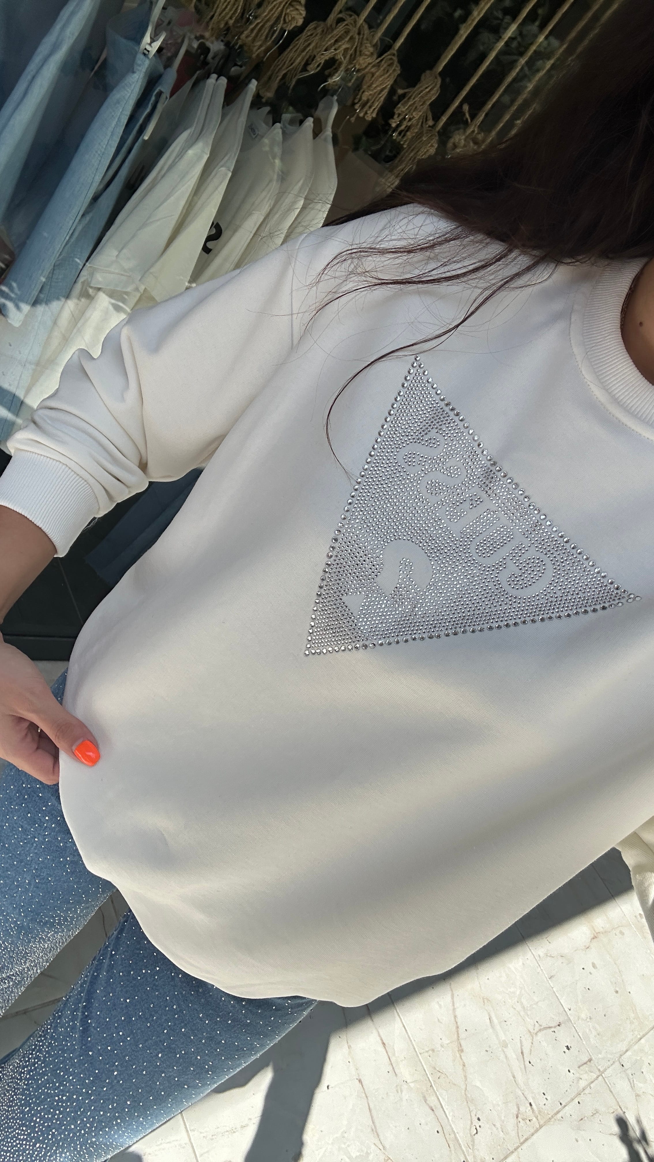 üçgen taşlı sweat beyaz 