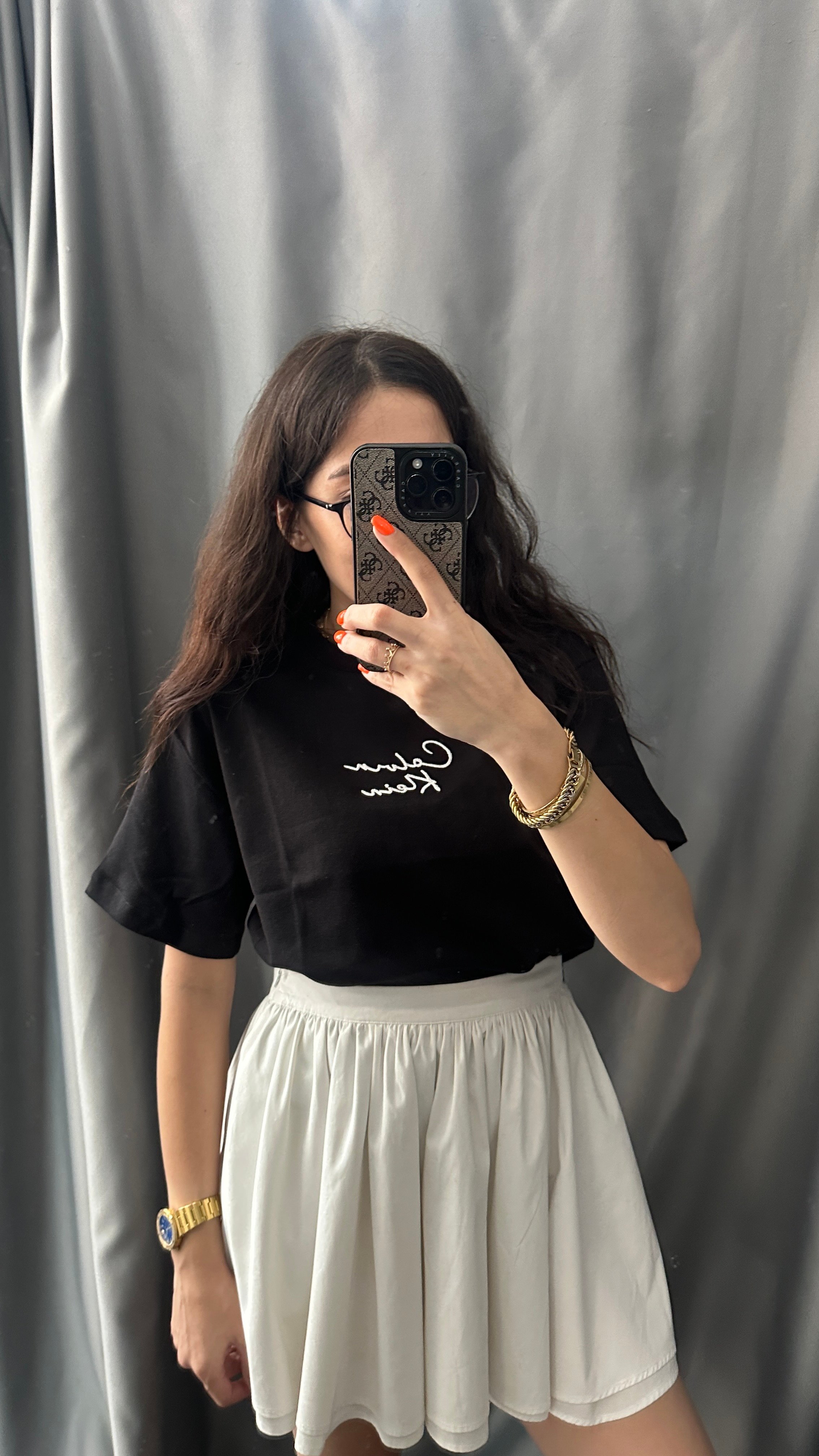 siyah beyaz nakışlı tshirt 