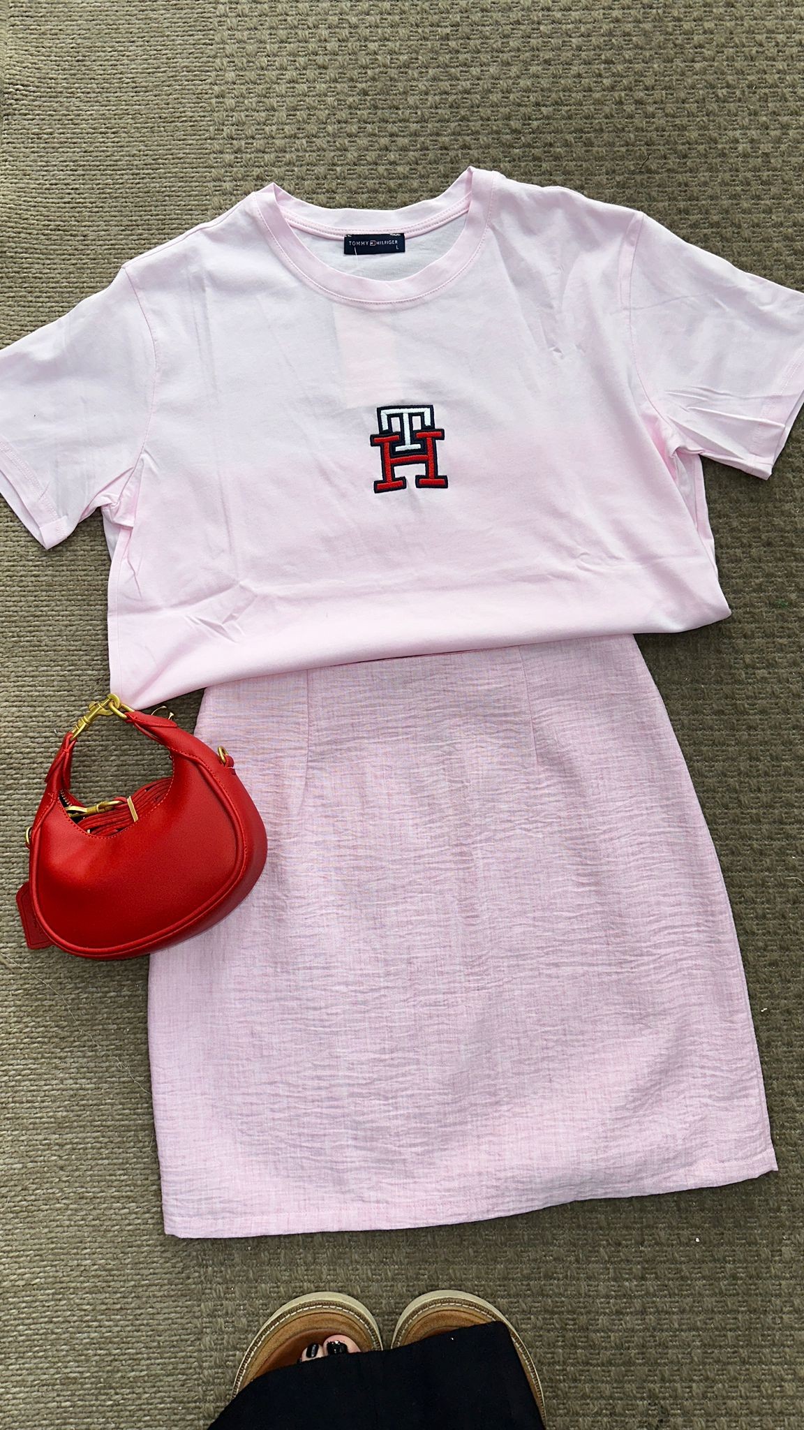 pembe nakışlı tshirt
