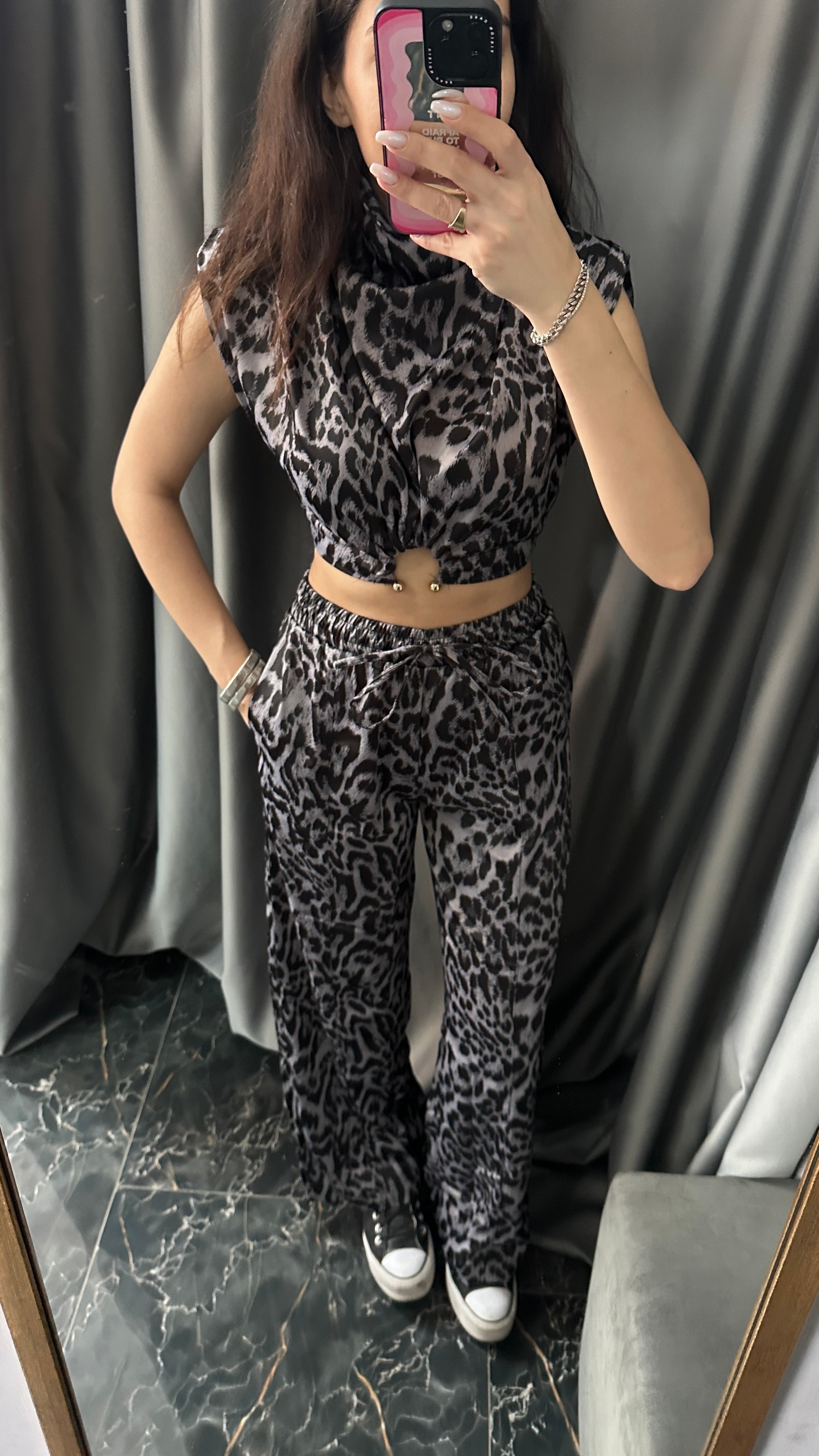 gri leopar saten takım