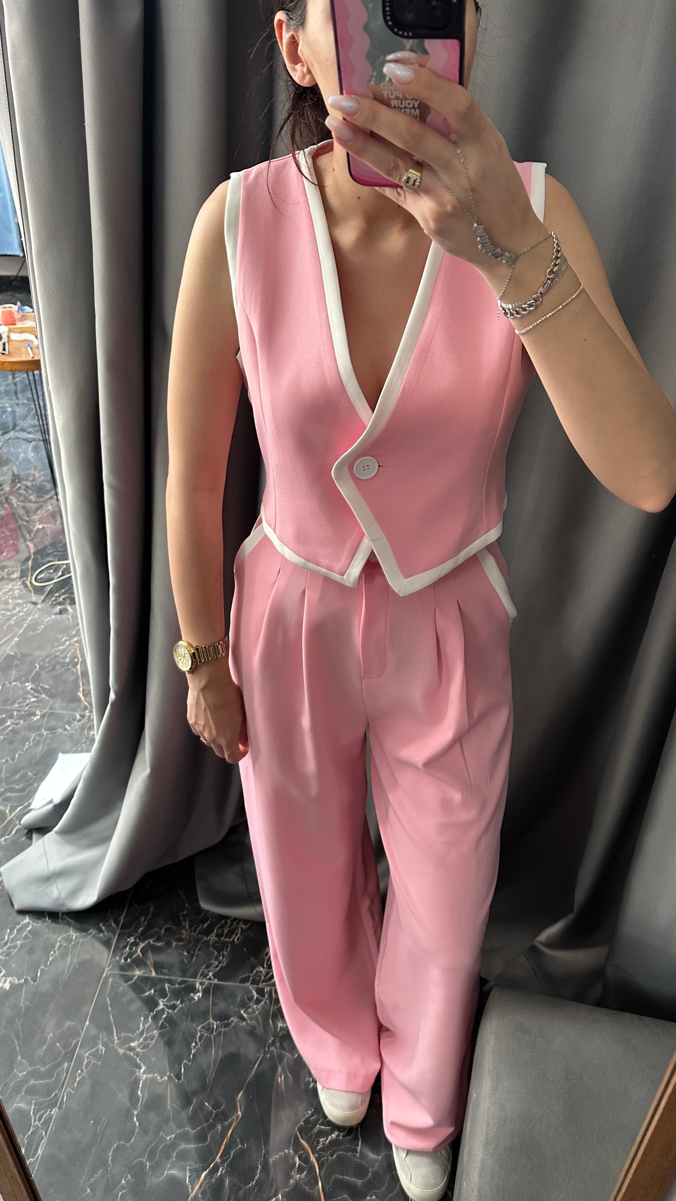 pembe crop yelekli takım 