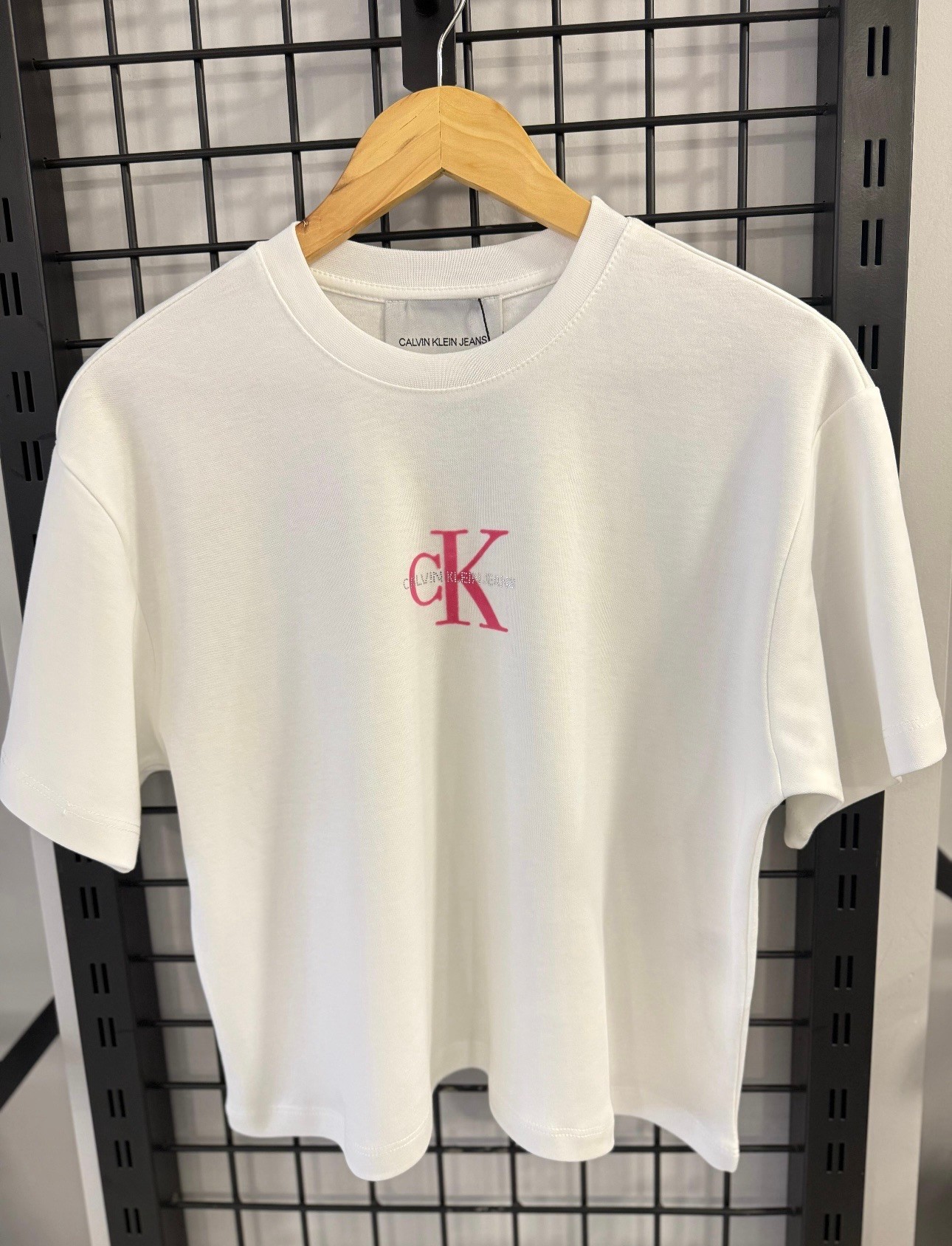 flok taşlı tshirt (KARGO 16.08.2025)