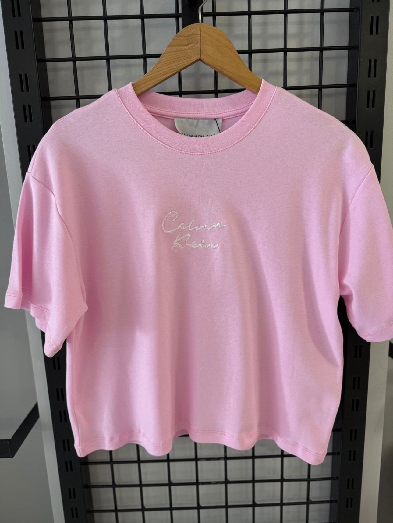 beyaz yazılı pembe tshirt (KARGO 16.08.2025)