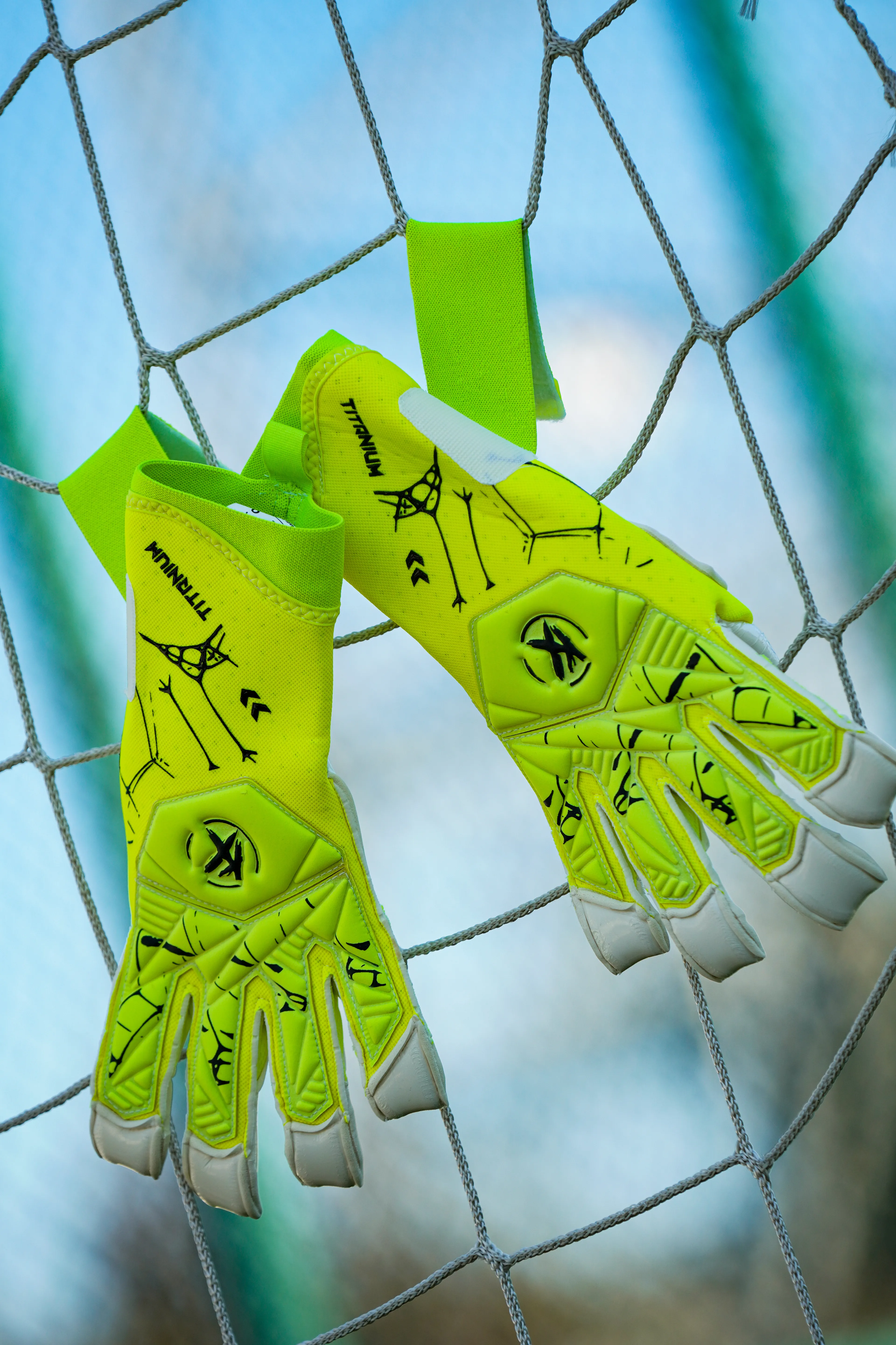 Yeni Kx ‘TİTANİUM’ Profesyonel Kaleci Eldiveni