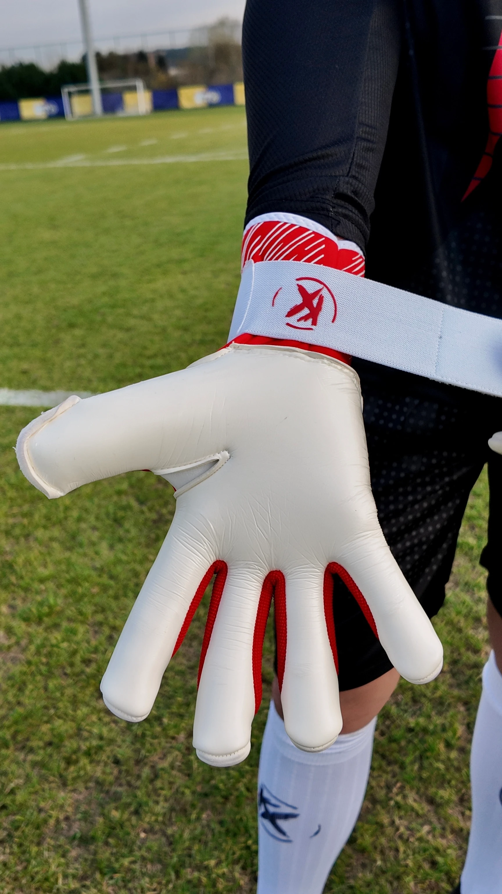 Yeni Kx ‘CRAZY’ Profesyonel Kaleci Eldiveni