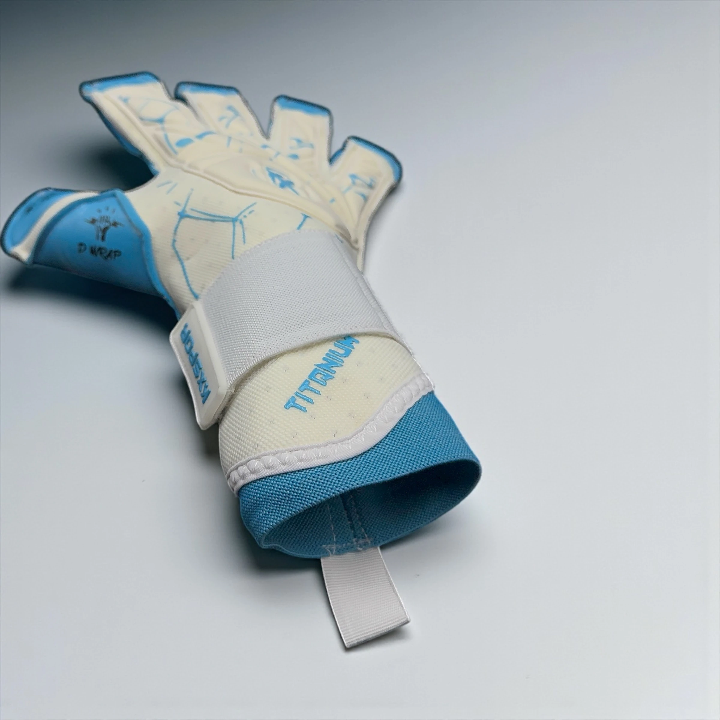 Kx ‘TİTANİUM’ Profesyonel Kaleci Eldiveni