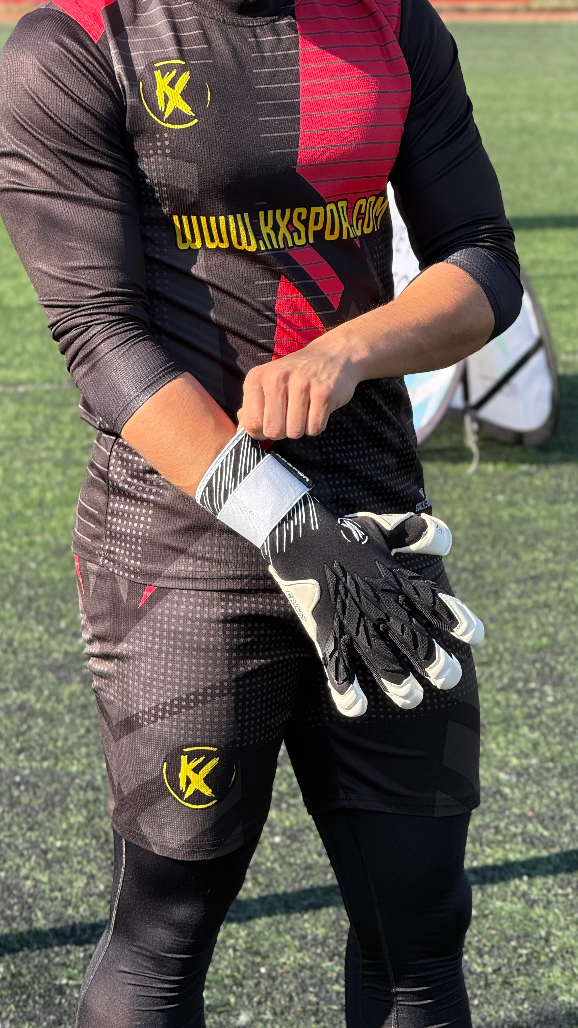 Yeni Kx ‘CRAZY’ Profesyonel Kaleci Eldiveni