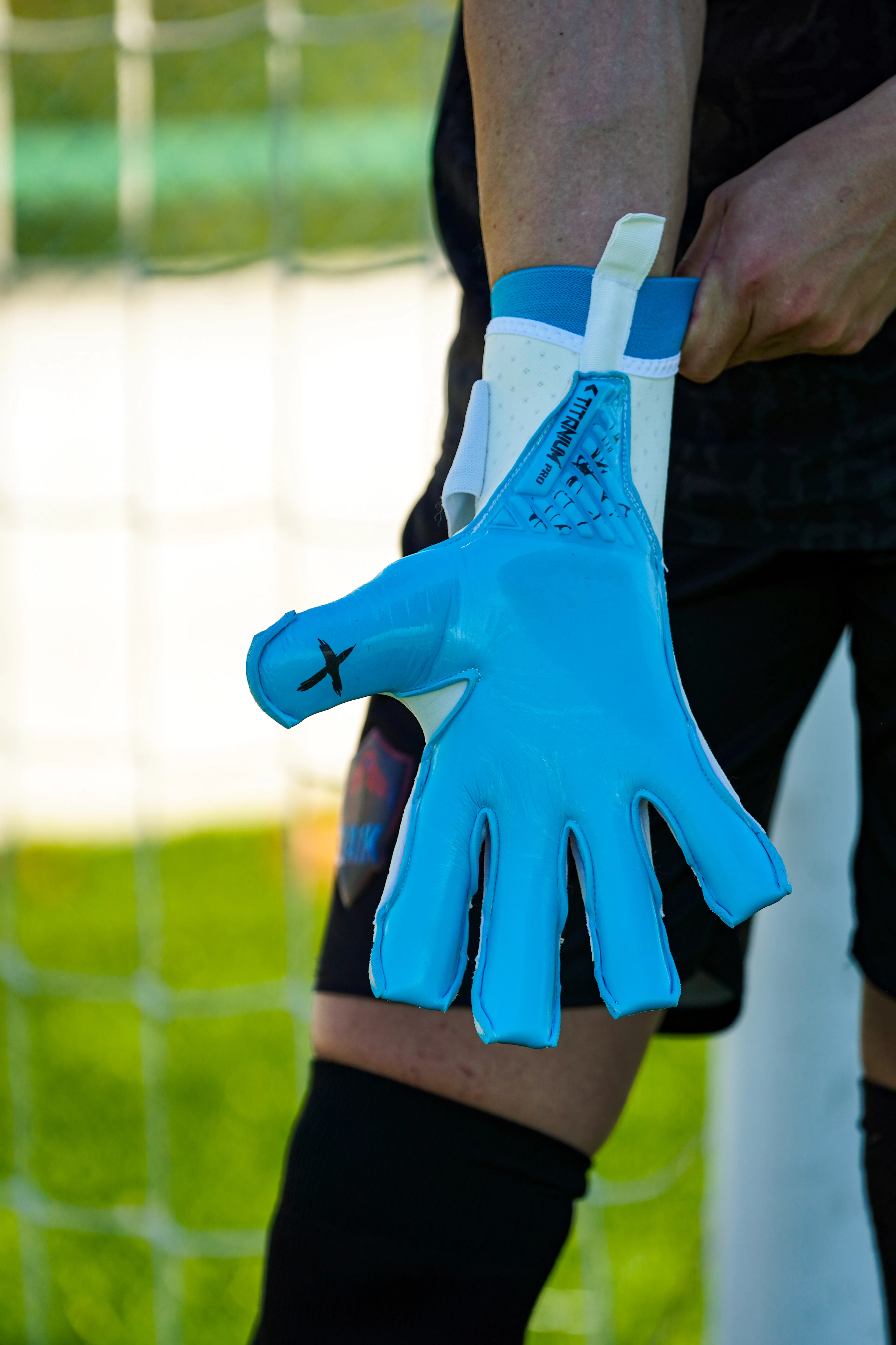 Kx ‘TİTANİUM’ Profesyonel Kaleci Eldiveni