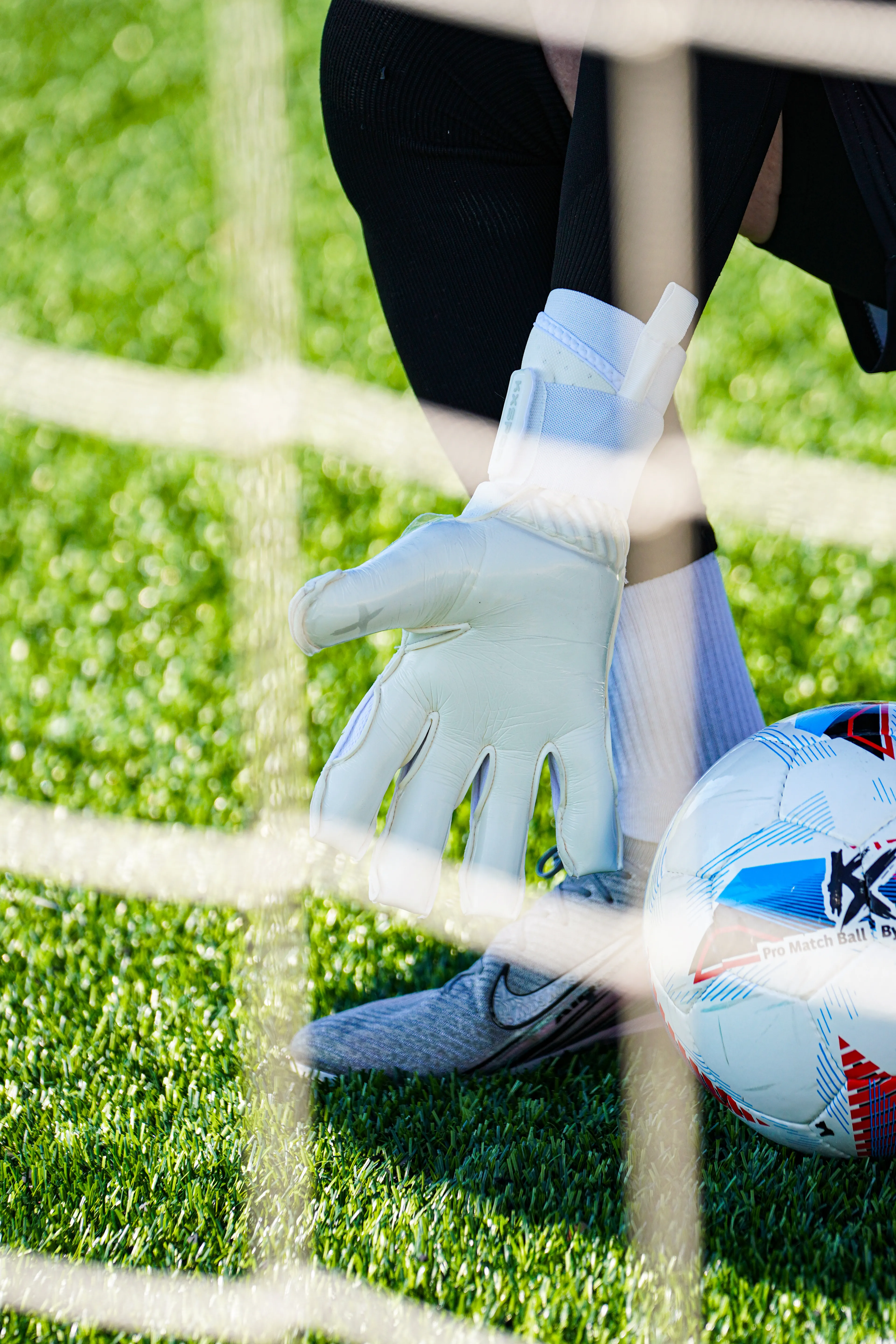 Yeni Kx ‘TİTANİUM’ Profesyonel Kaleci Eldiveni