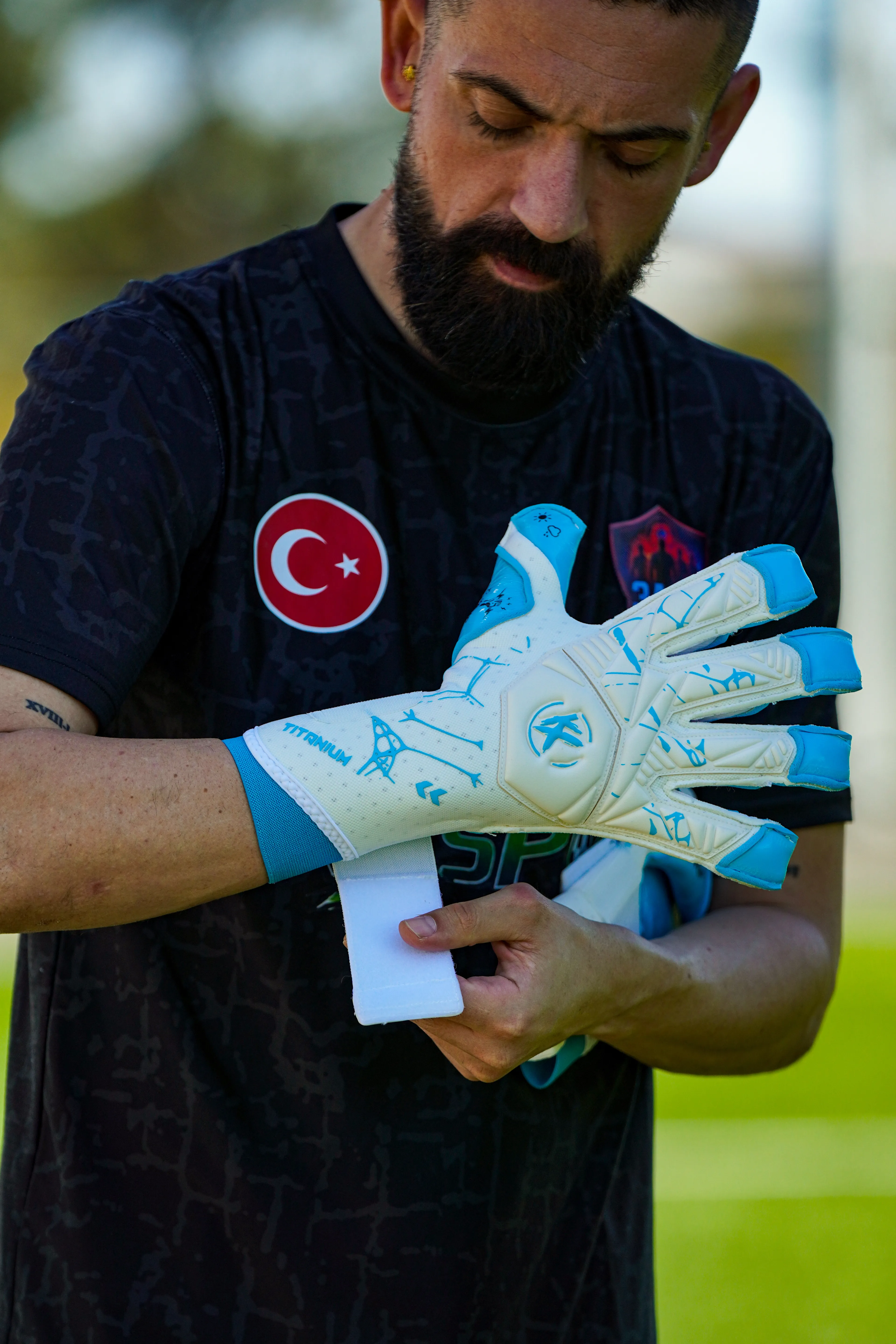 Kx ‘TİTANİUM’ Profesyonel Kaleci Eldiveni