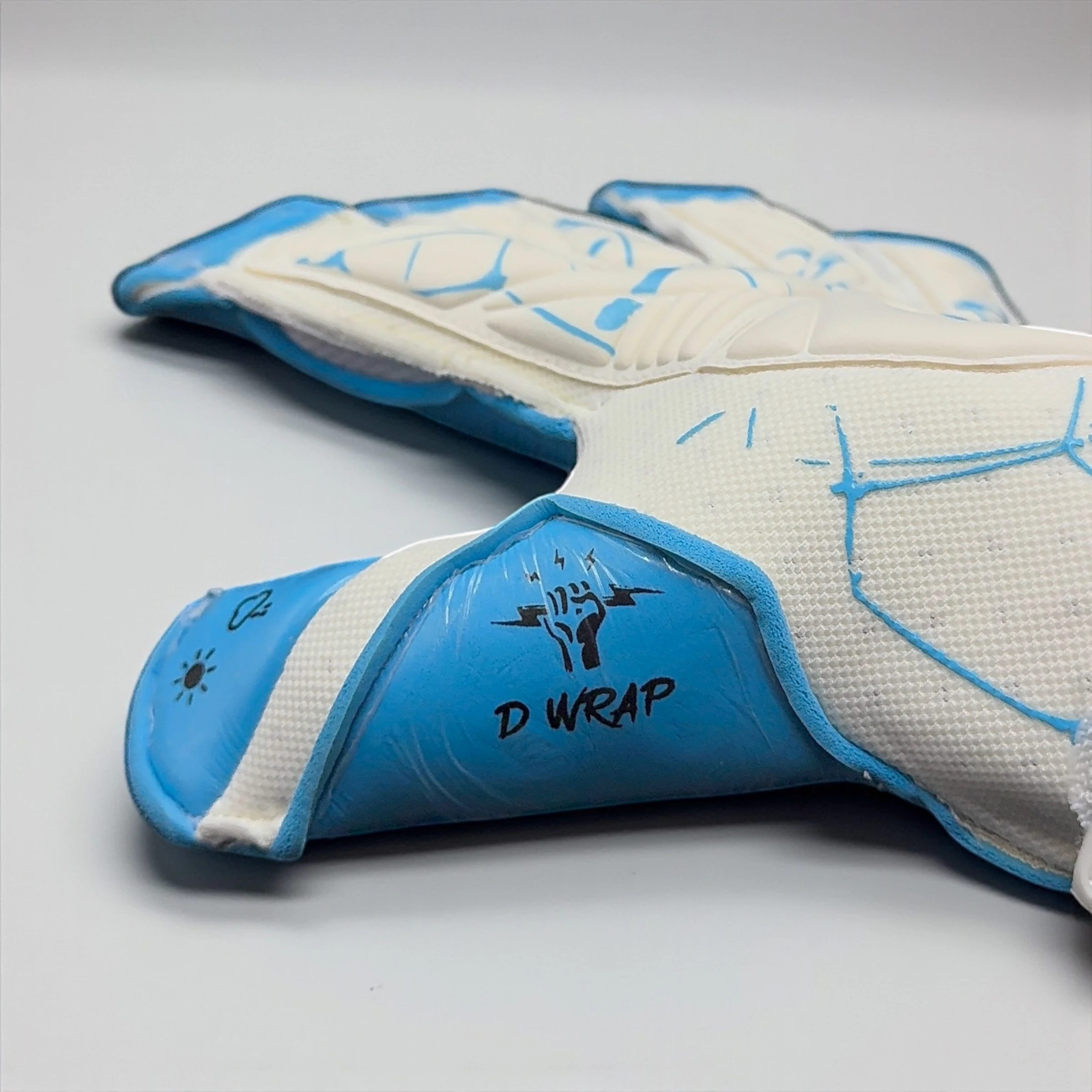 Kx ‘TİTANİUM’ Profesyonel Kaleci Eldiveni