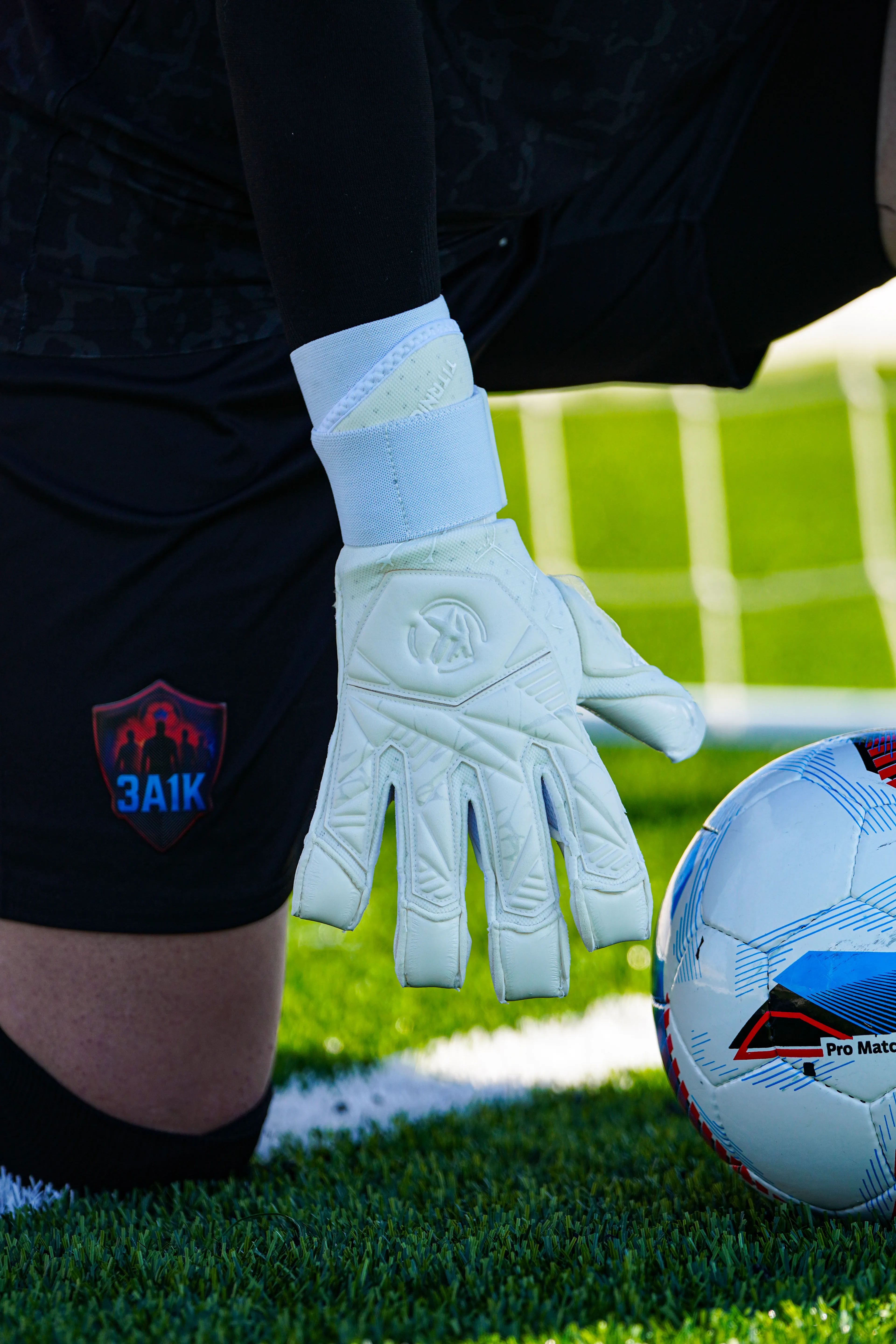 Yeni Kx ‘TİTANİUM’ Profesyonel Kaleci Eldiveni