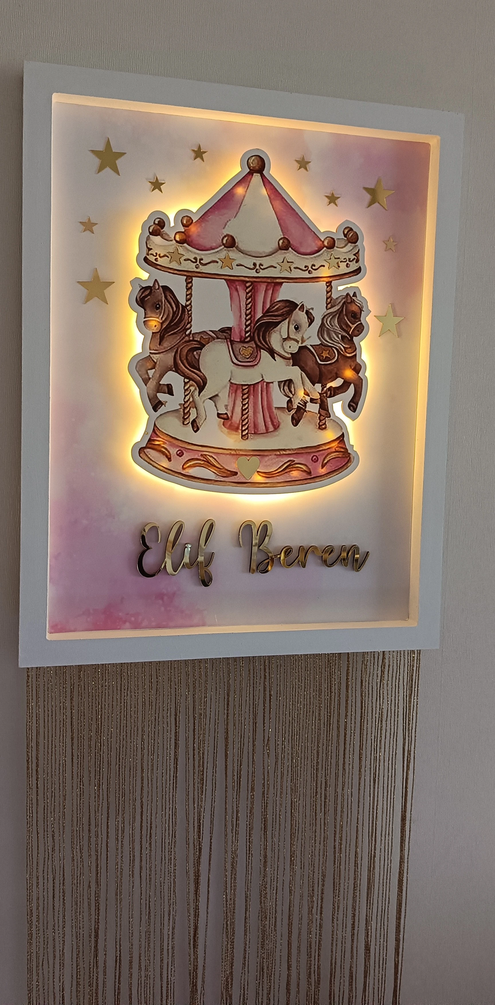 PÜSKÜLLÜ ATLIKARINCA TEMALI KAPI SÜSÜ