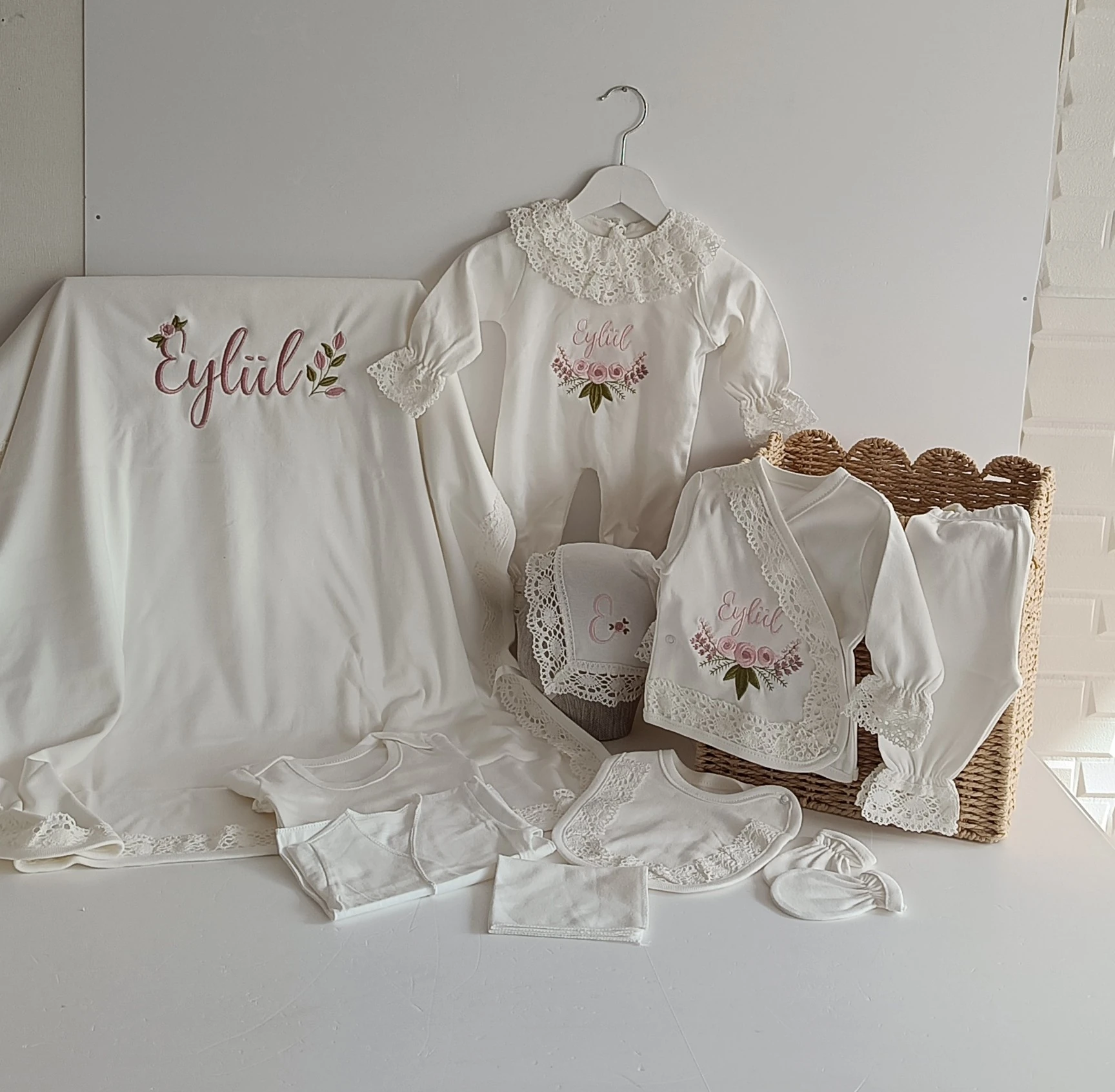 ÇİÇEK NAKIŞLI PENYE HASTANE ÇIKIŞI